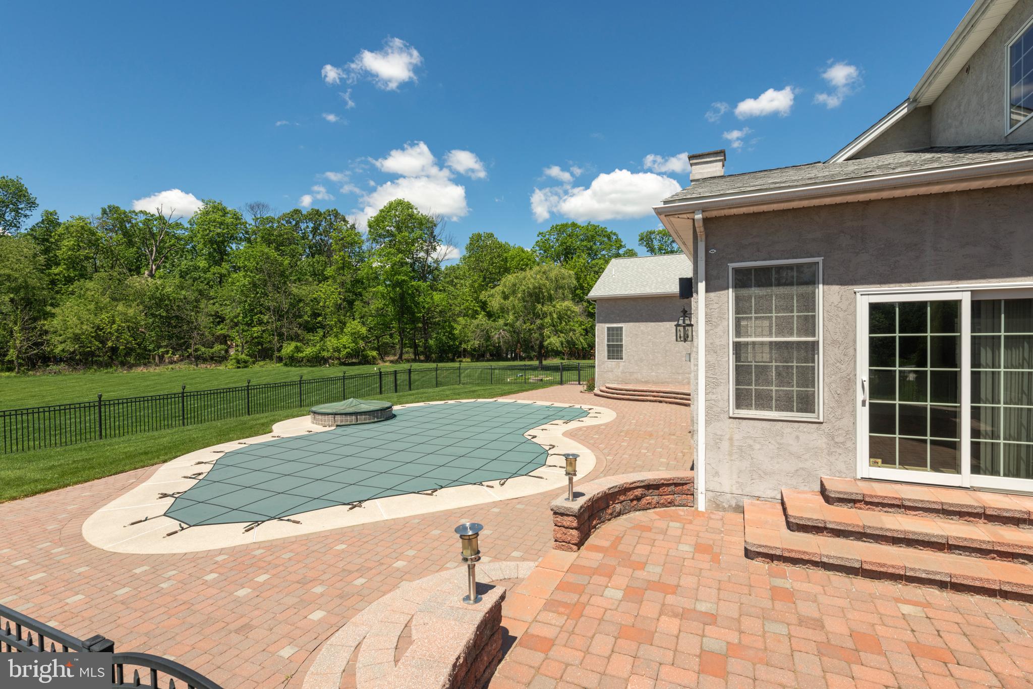 THE STABLES - Residential