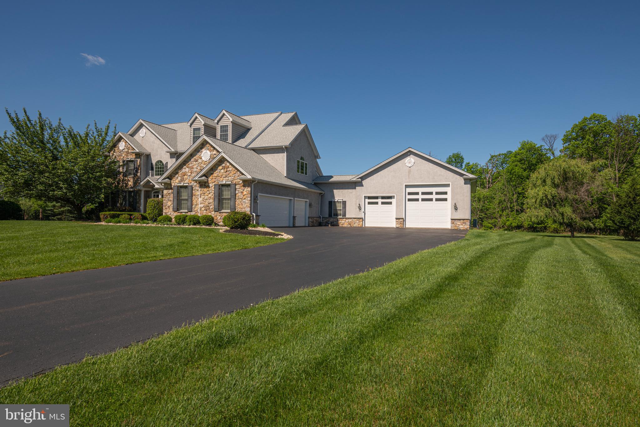THE STABLES - Residential
