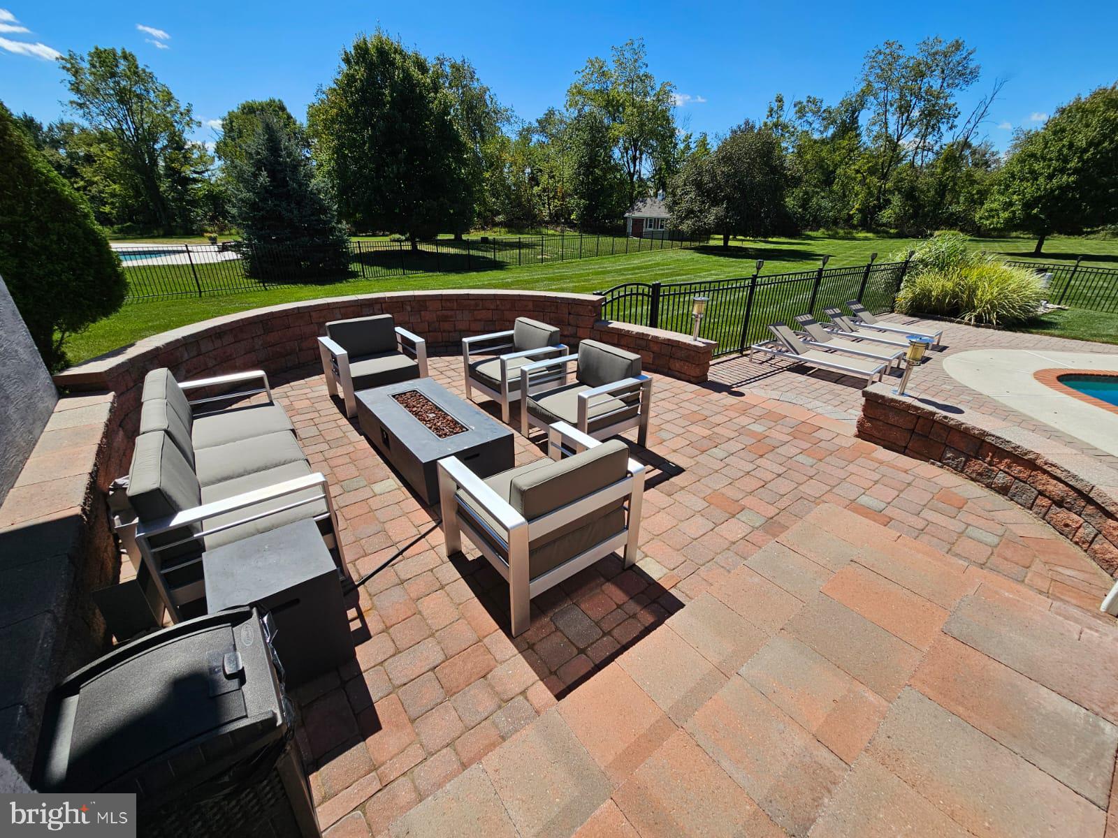 THE STABLES - Residential