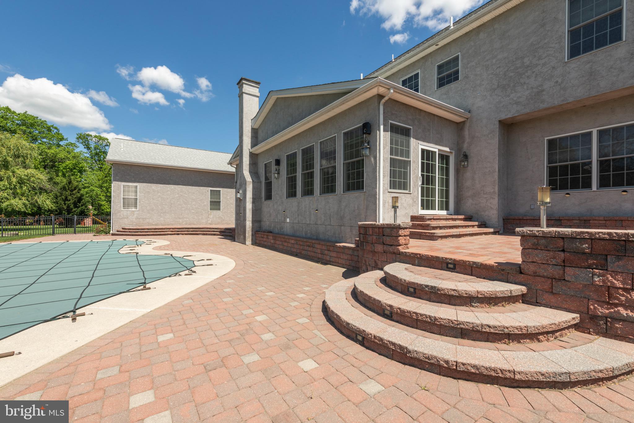 THE STABLES - Residential