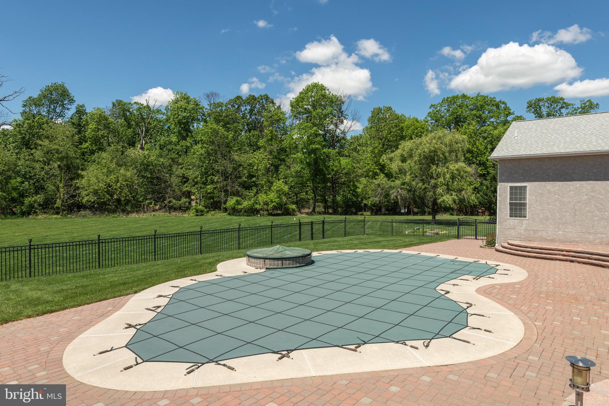 THE STABLES - Residential