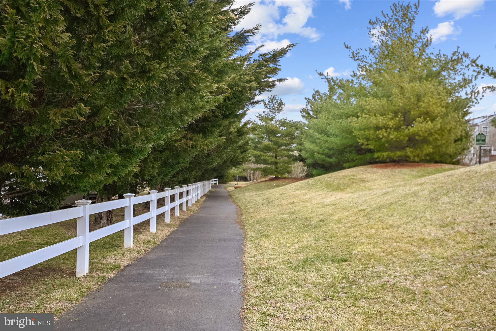 RIVER OAKS - Residential