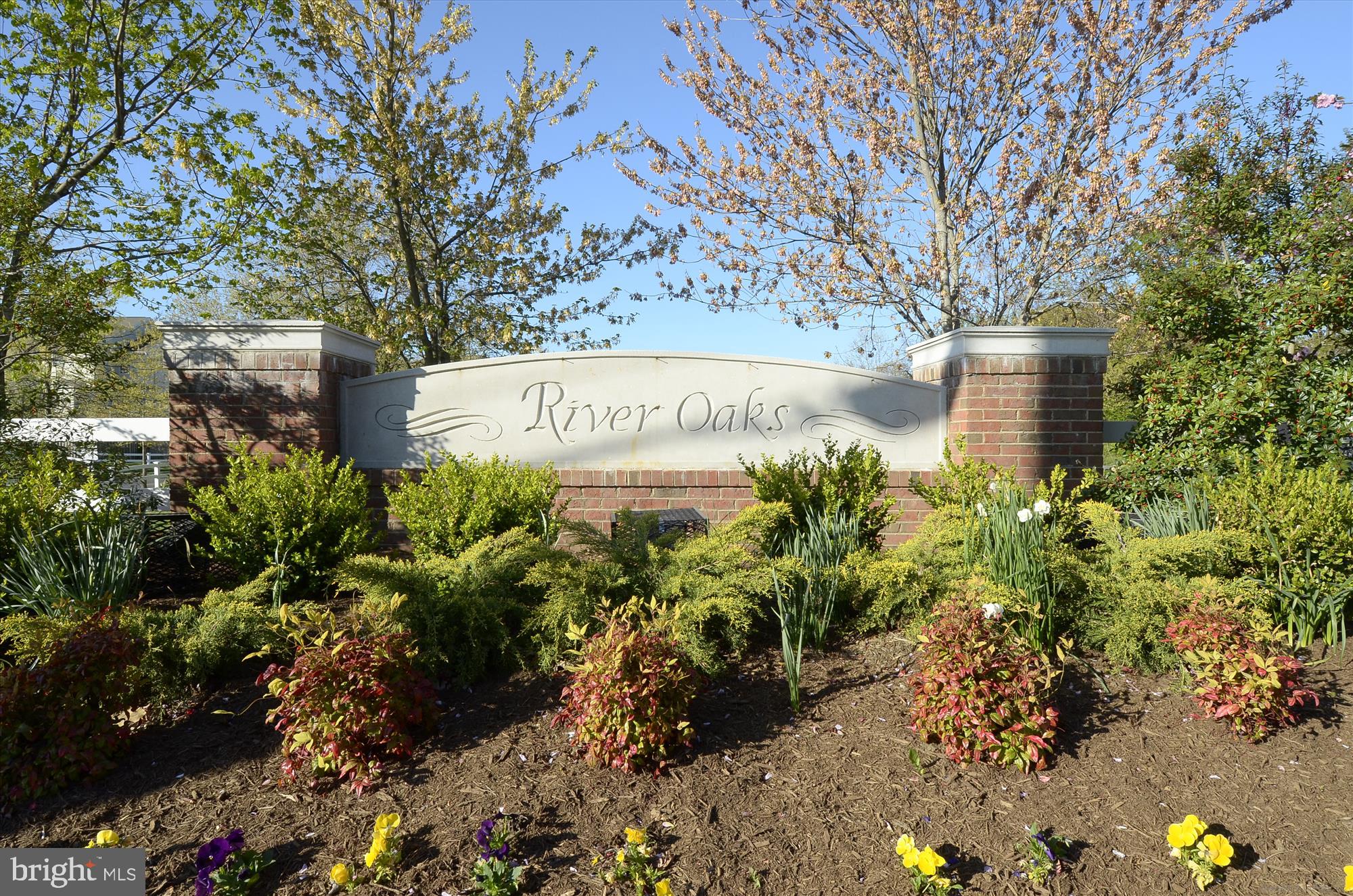 RIVER OAKS - Residential