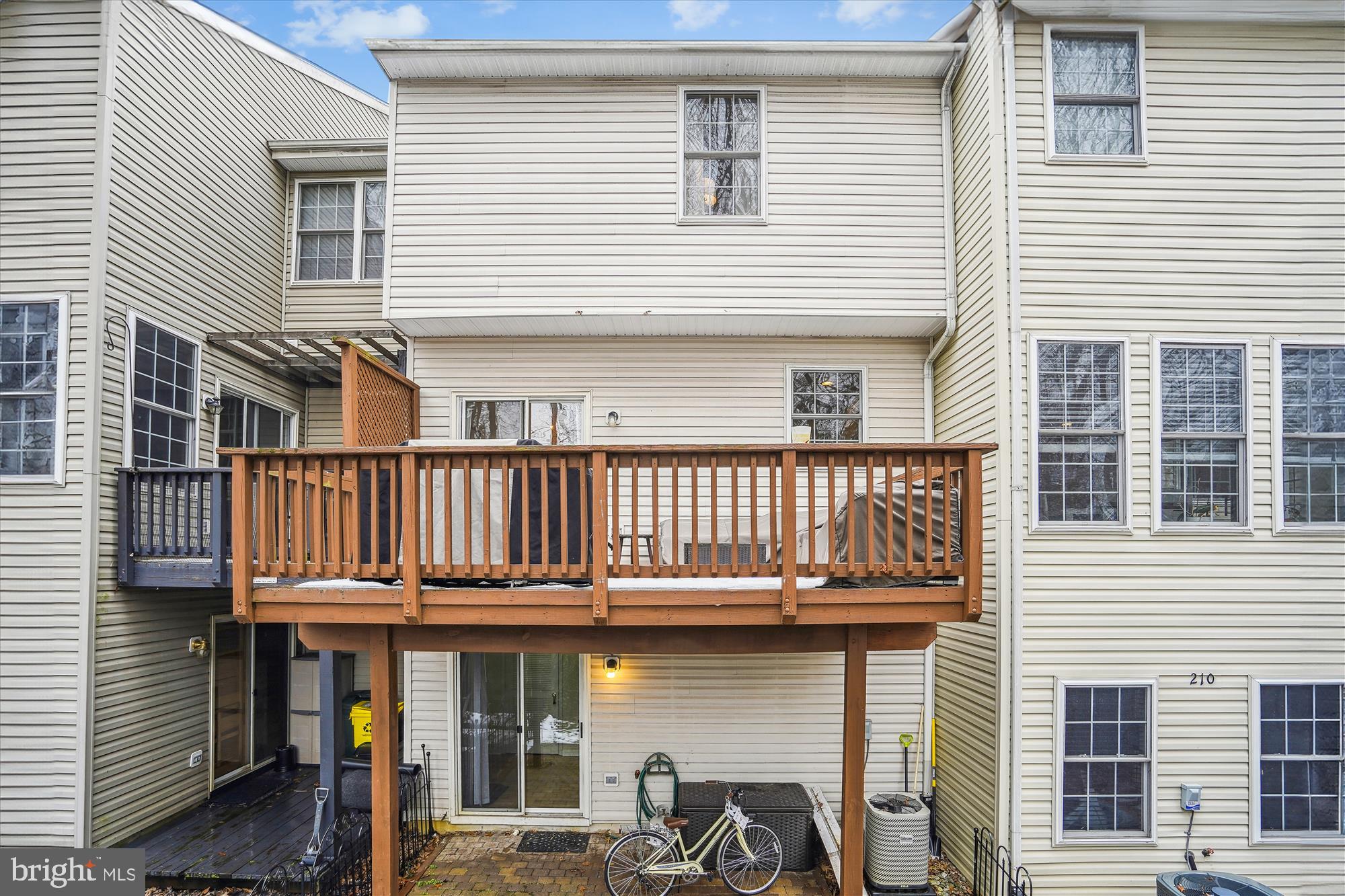 RIVER OAKS - Residential