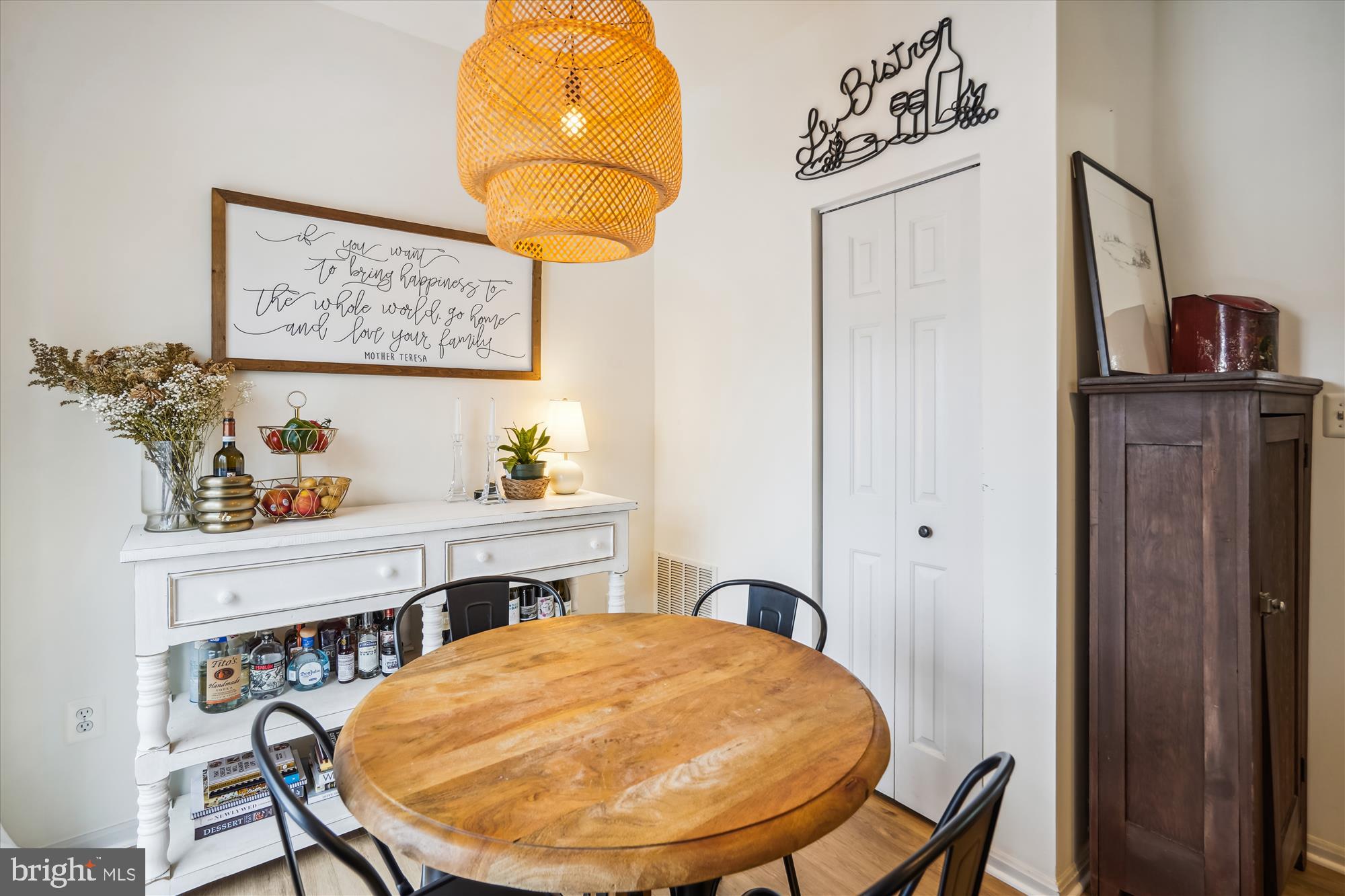 RIVER OAKS - Residential