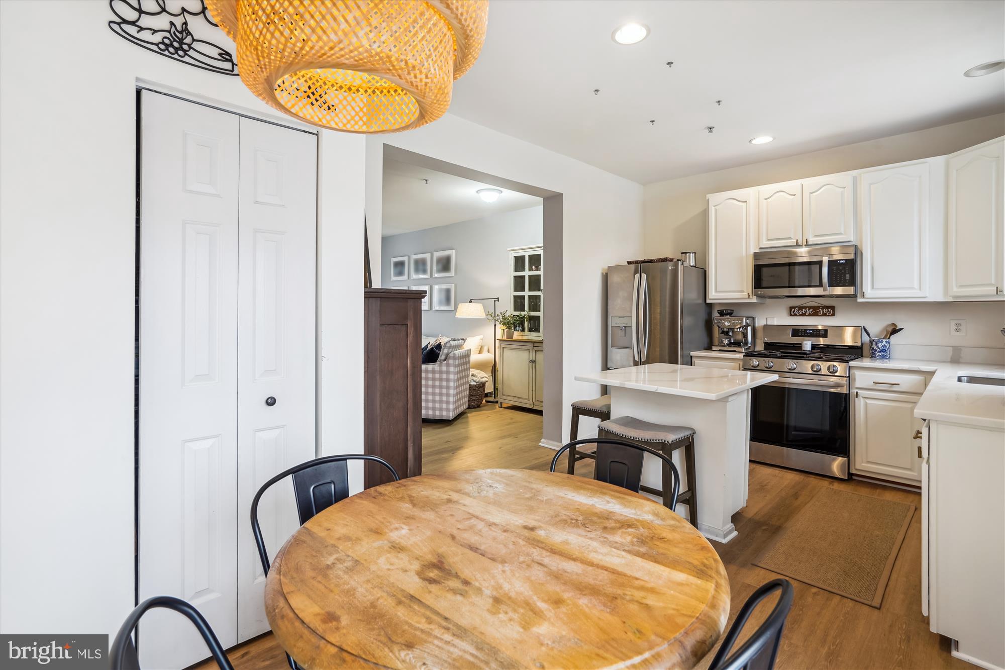 RIVER OAKS - Residential