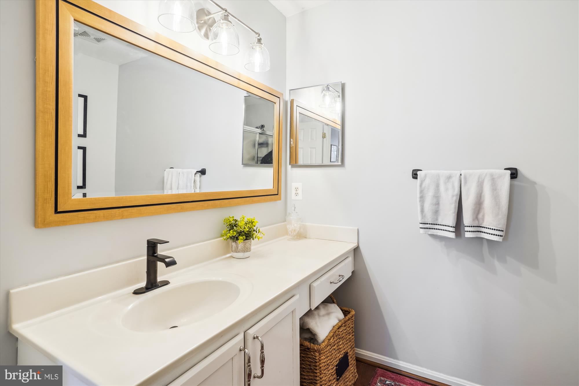 RIVER OAKS - Residential