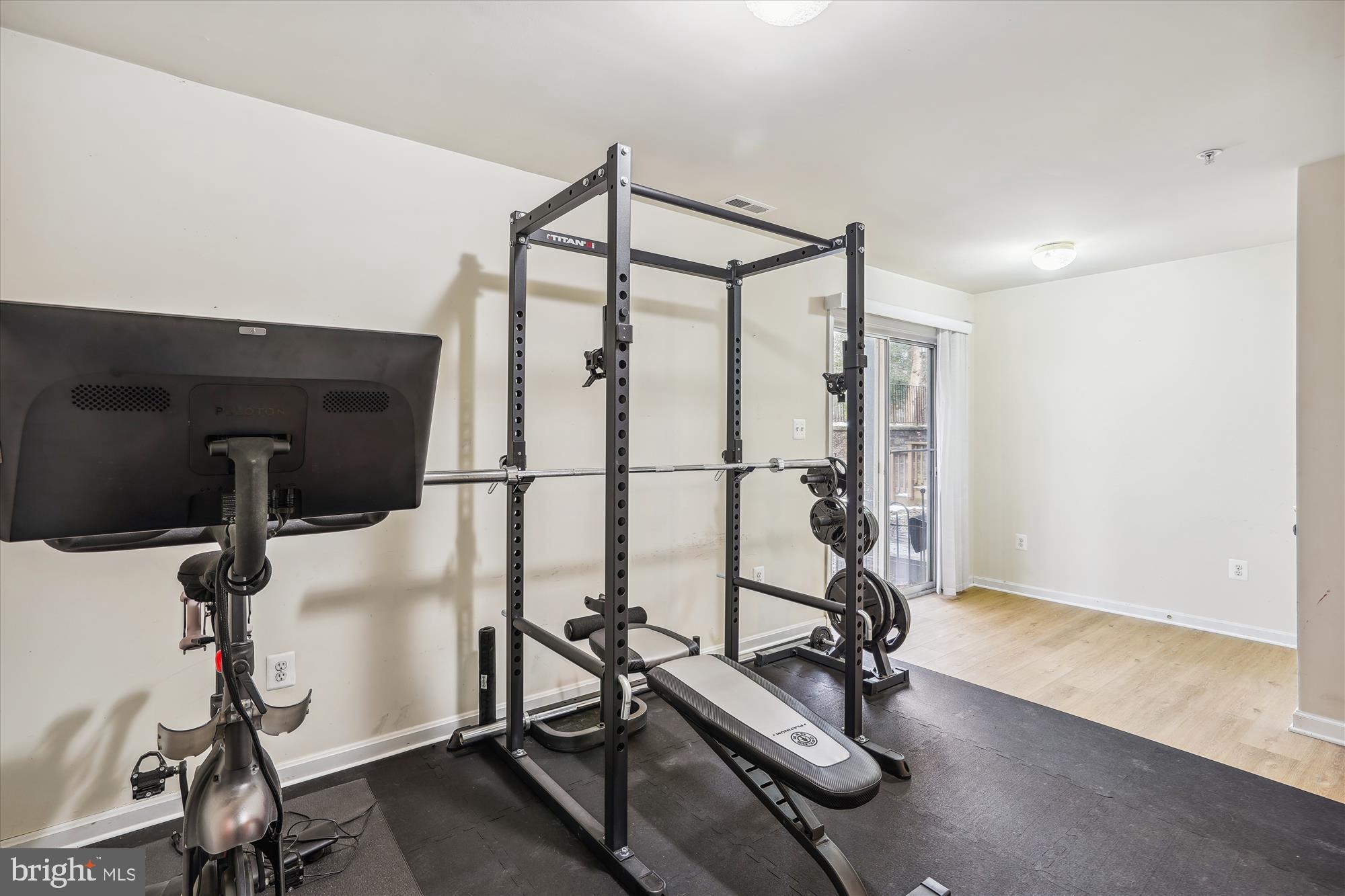 RIVER OAKS - Residential