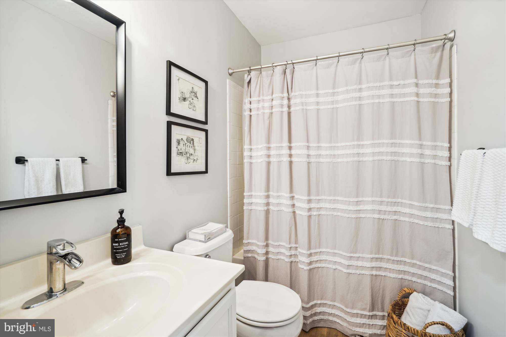 RIVER OAKS - Residential