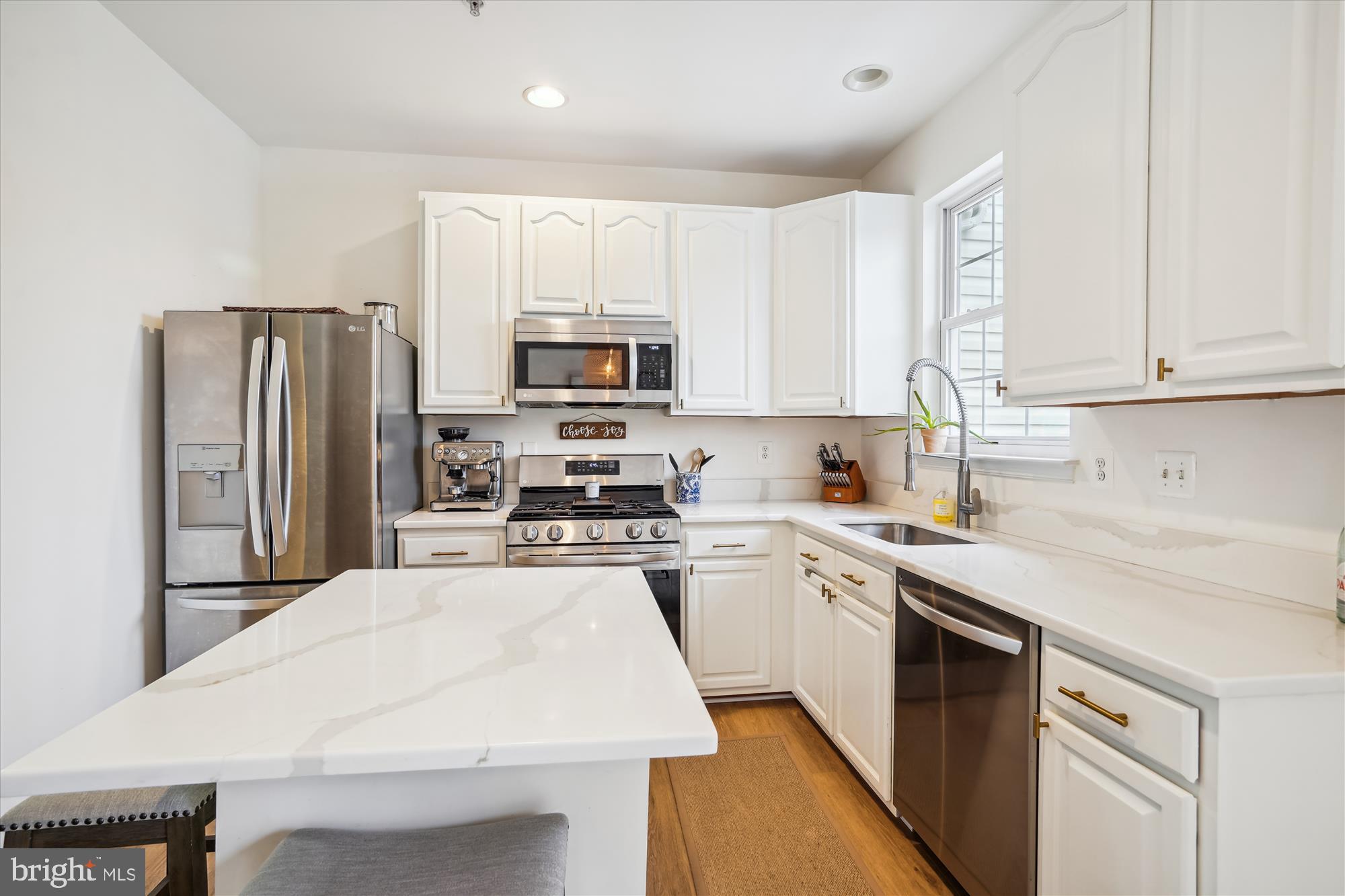 RIVER OAKS - Residential