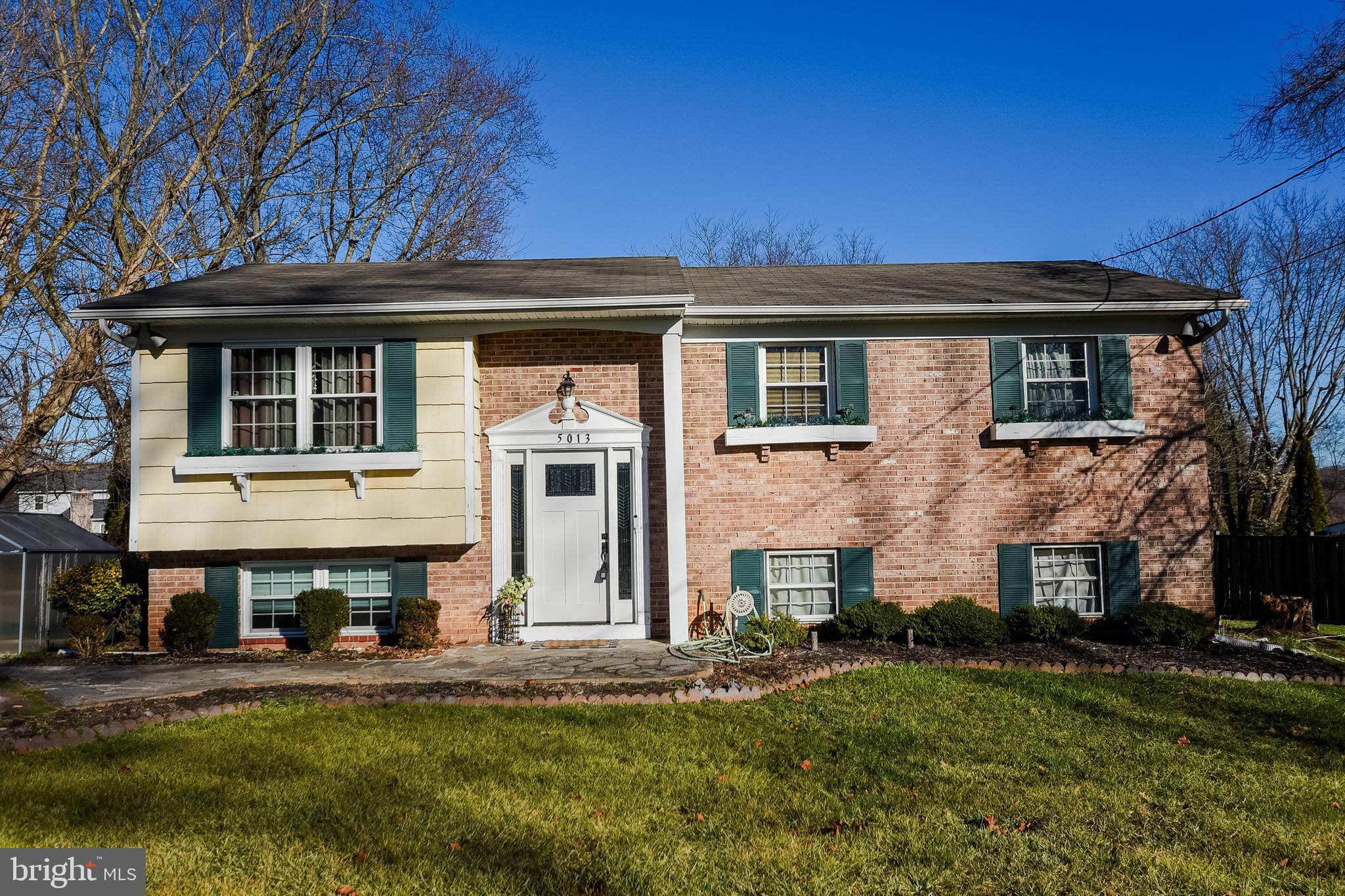 BRADDOCK MANOR - Residential