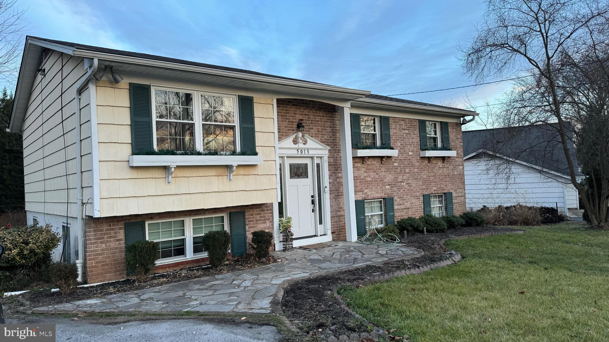 BRADDOCK MANOR - Residential