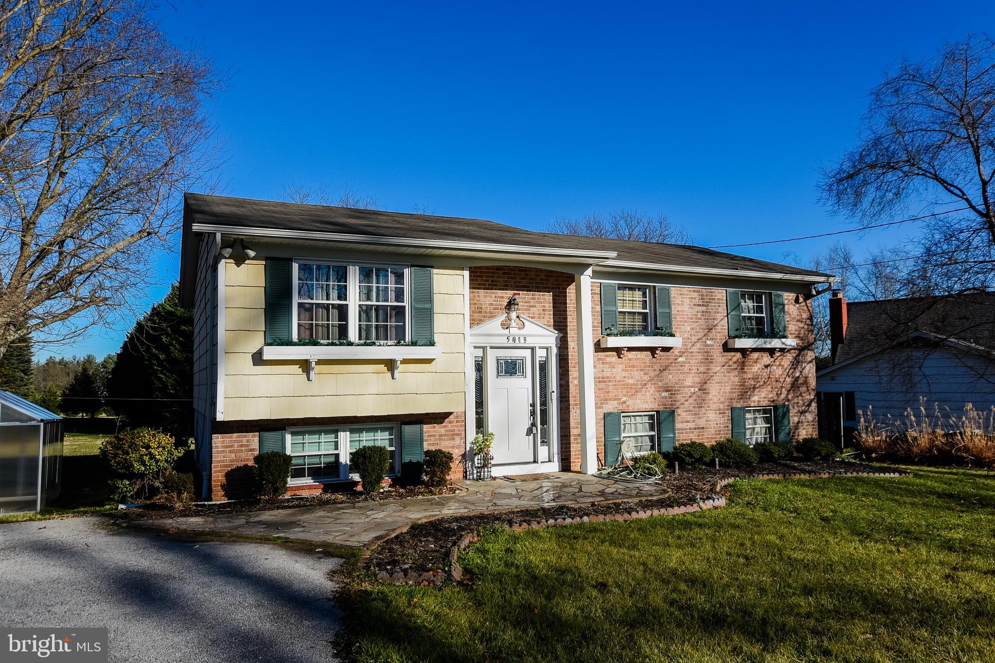 BRADDOCK MANOR - Residential