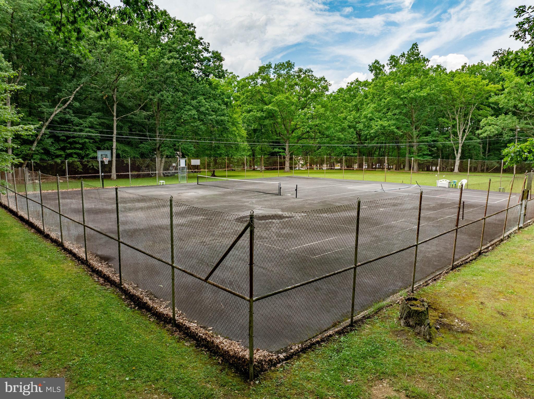 RED RUN CONDO - Residential