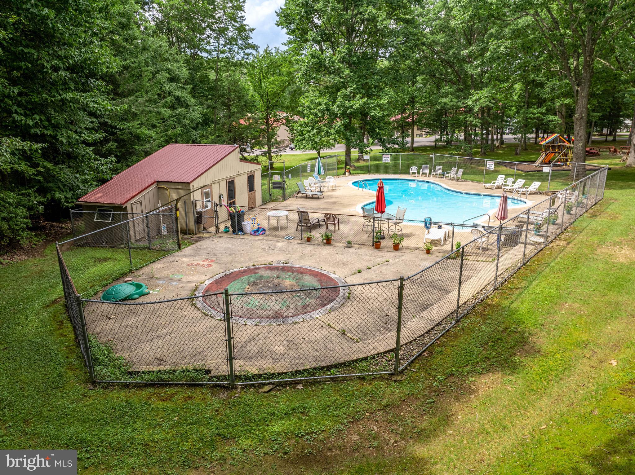 RED RUN CONDO - Residential