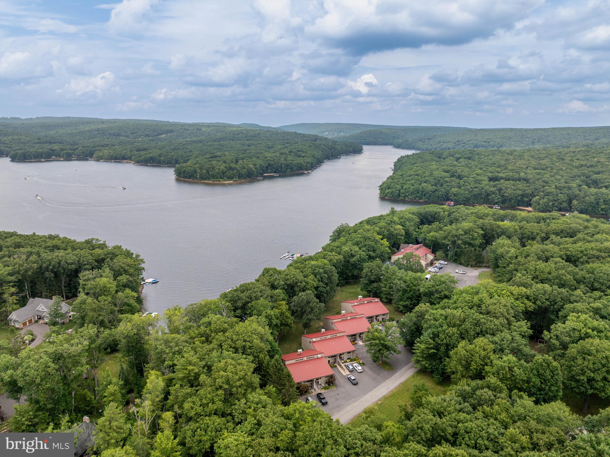 RED RUN CONDO - Residential