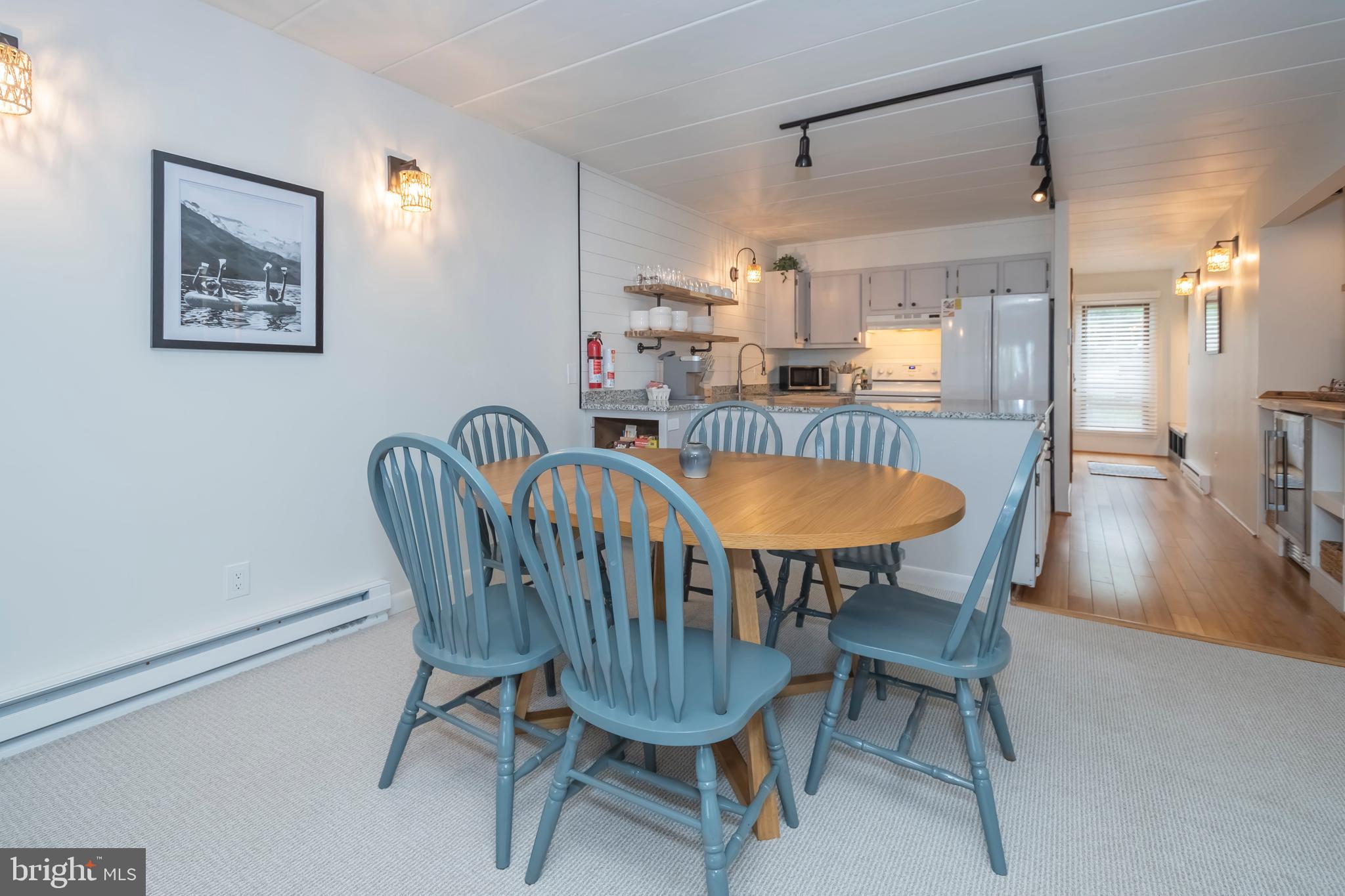 RED RUN CONDO - Residential