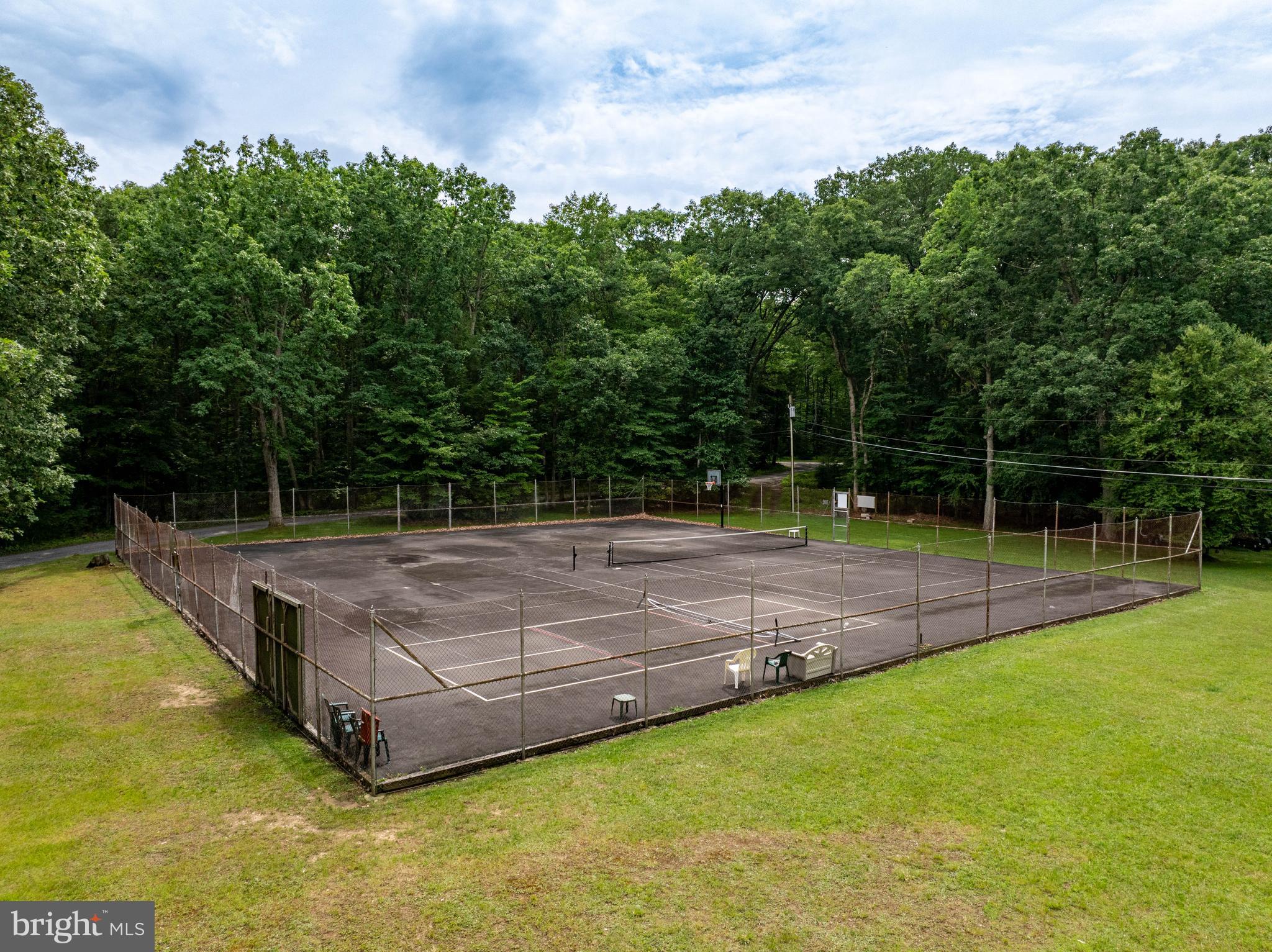 RED RUN CONDO - Residential