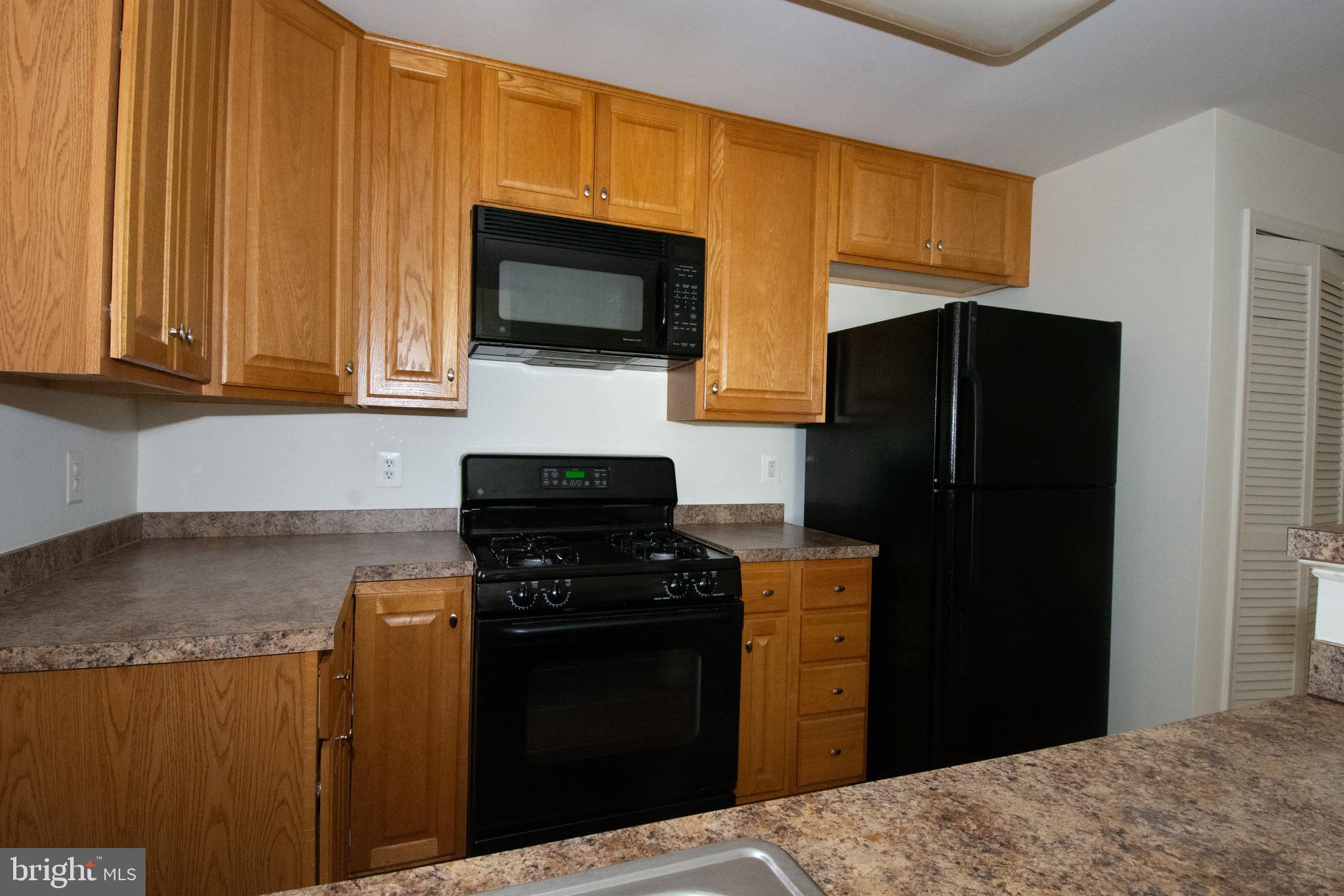 21197 MCFADDEN SQUARE 403