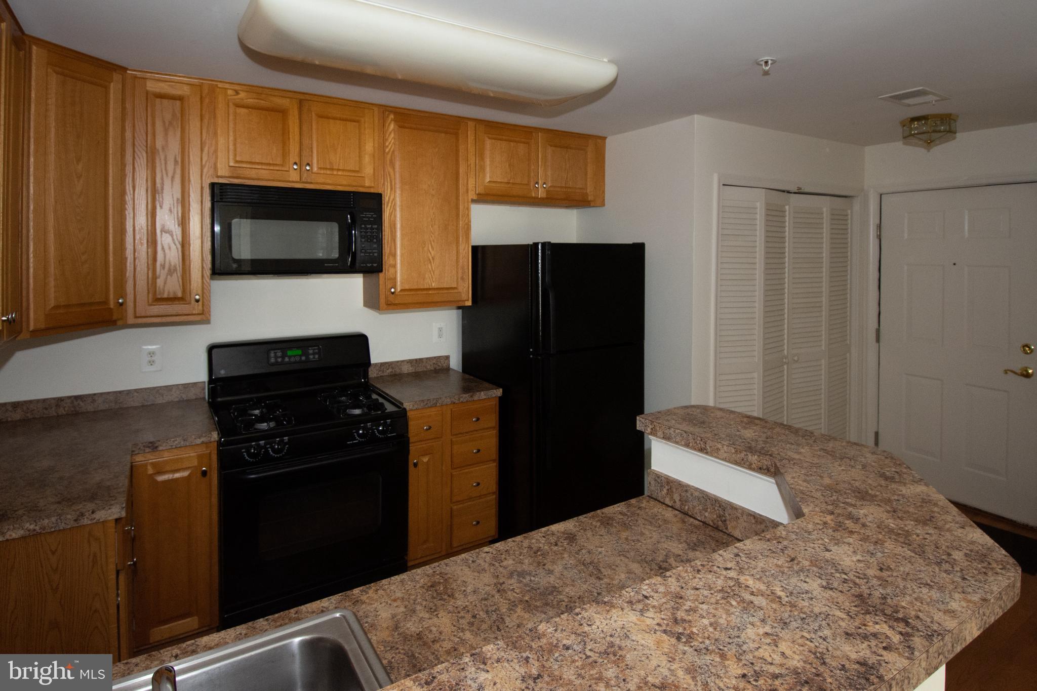 21197 MCFADDEN SQUARE 403
