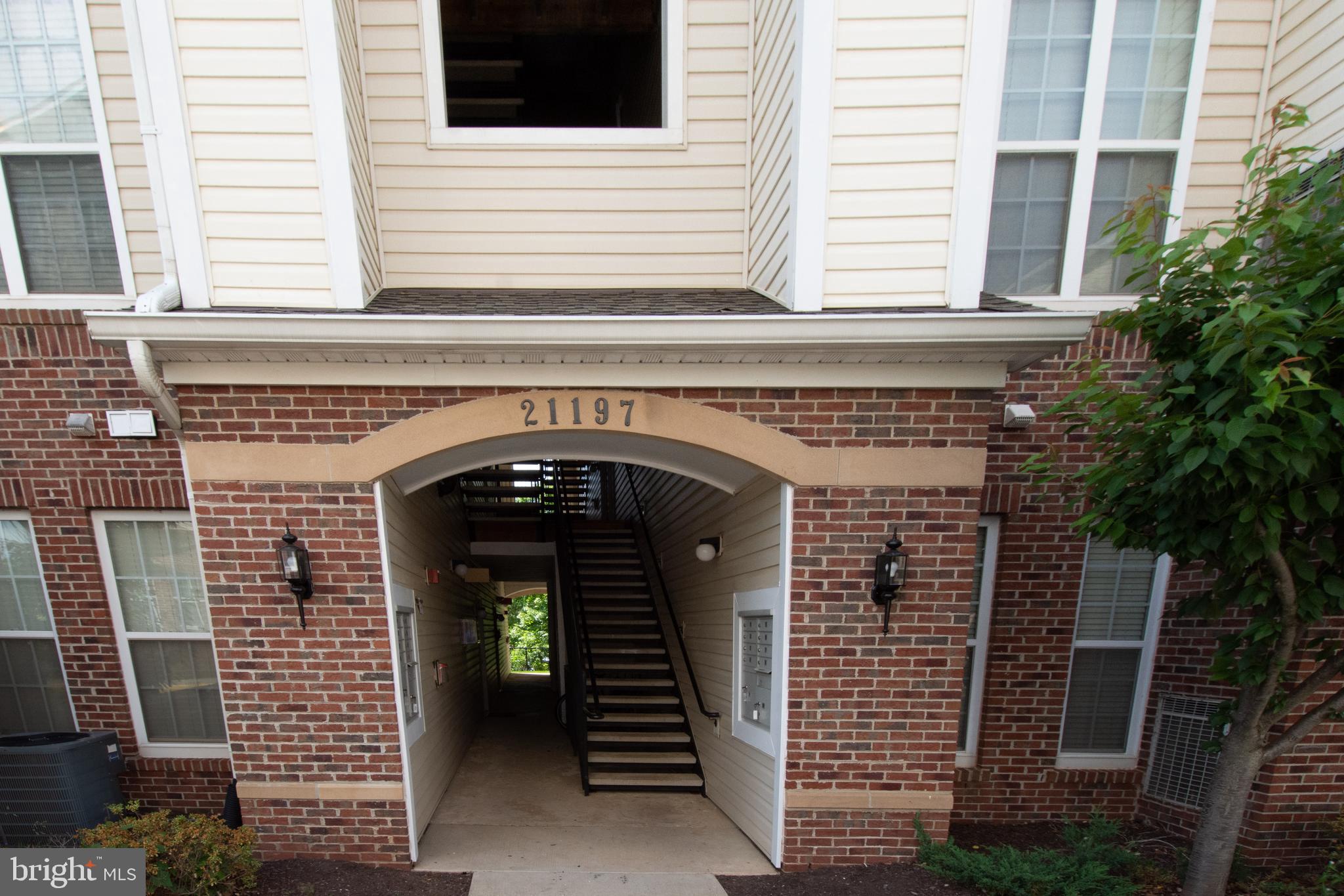21197 MCFADDEN SQUARE 403