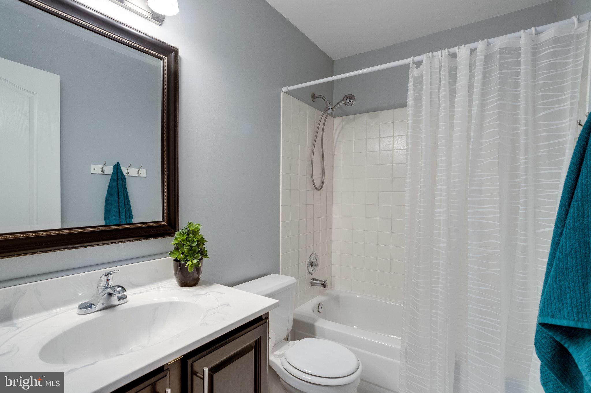 HAMPTON FOREST - Residential