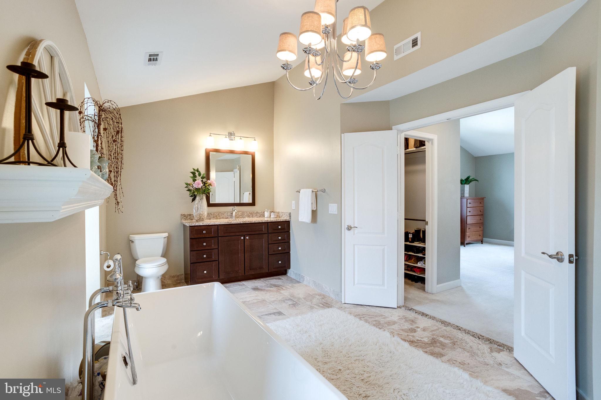 HAMPTON FOREST - Residential