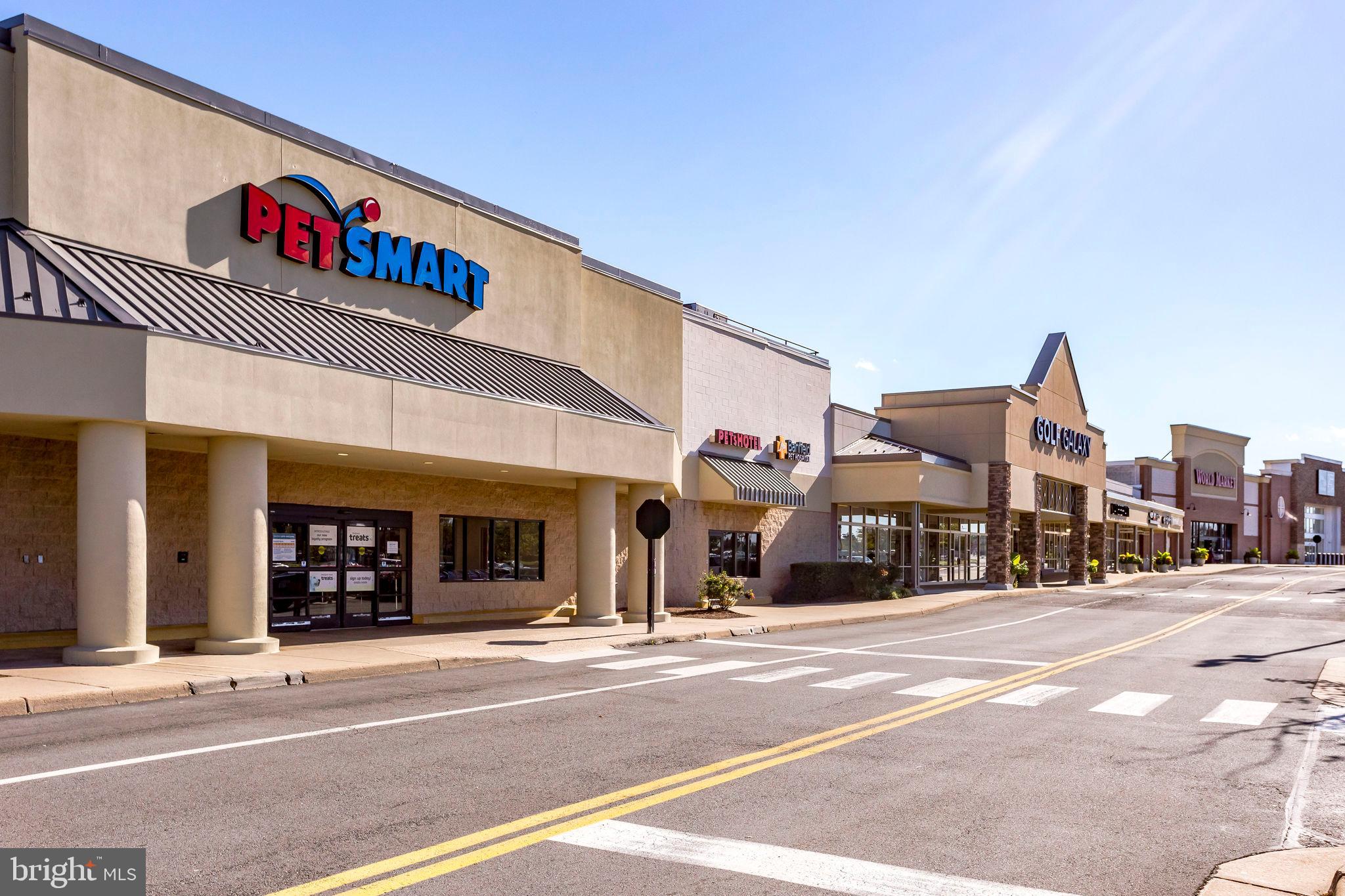 HAMPTON FOREST - Residential