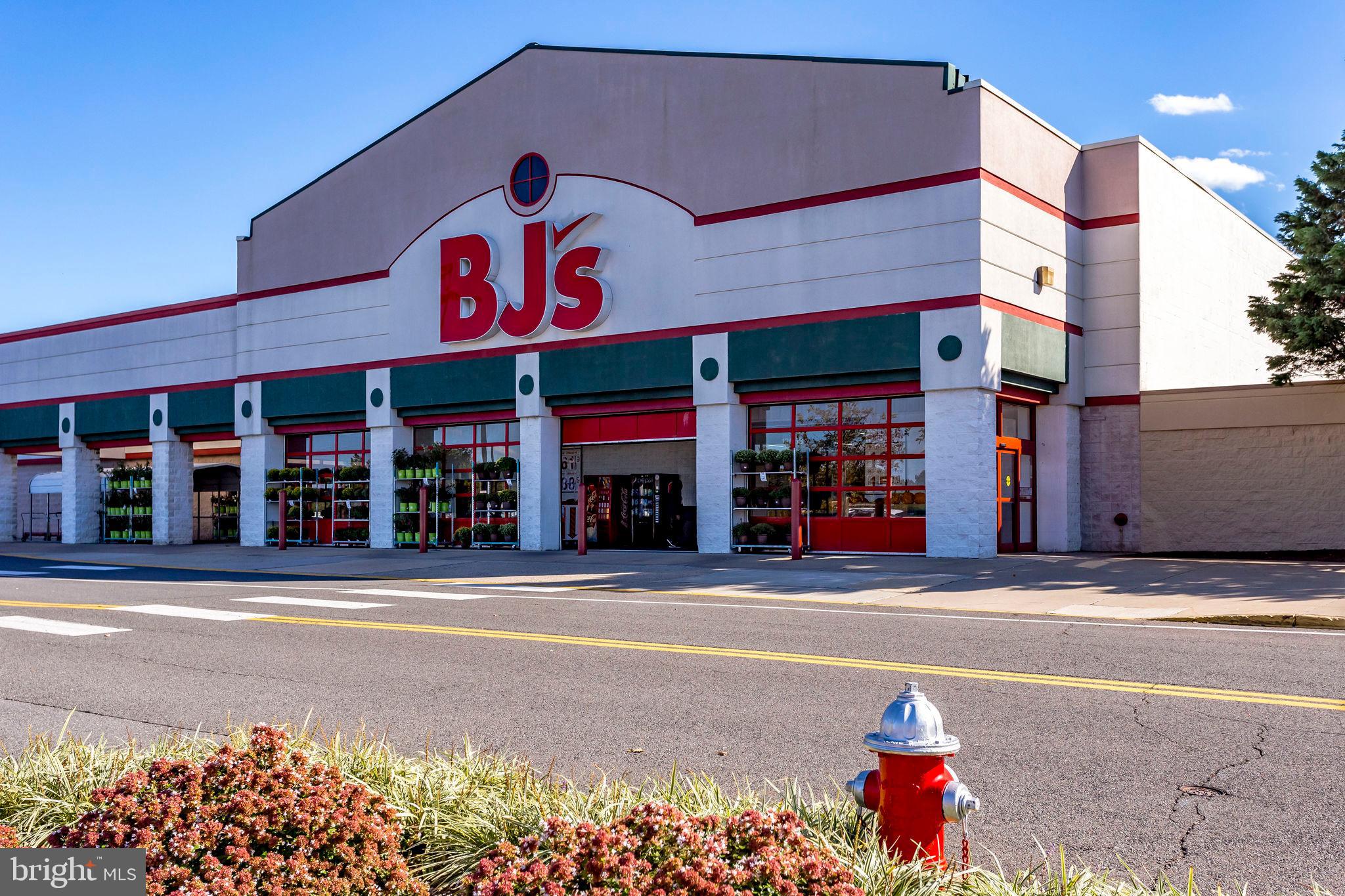 HAMPTON FOREST - Residential