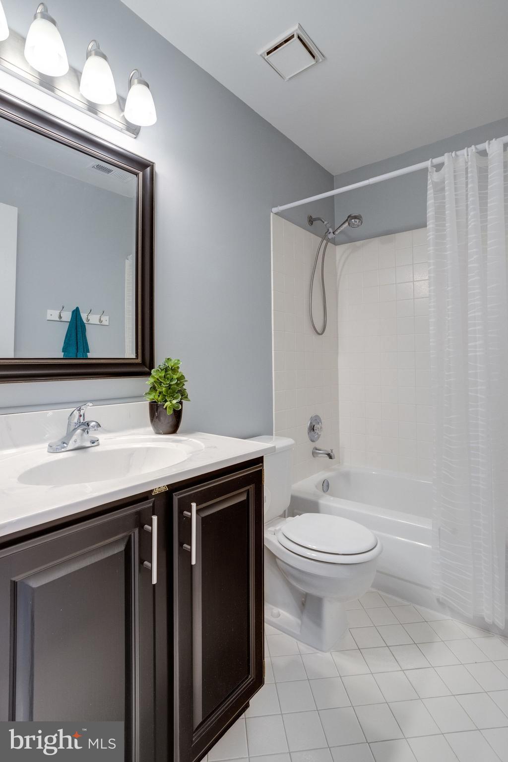 HAMPTON FOREST - Residential