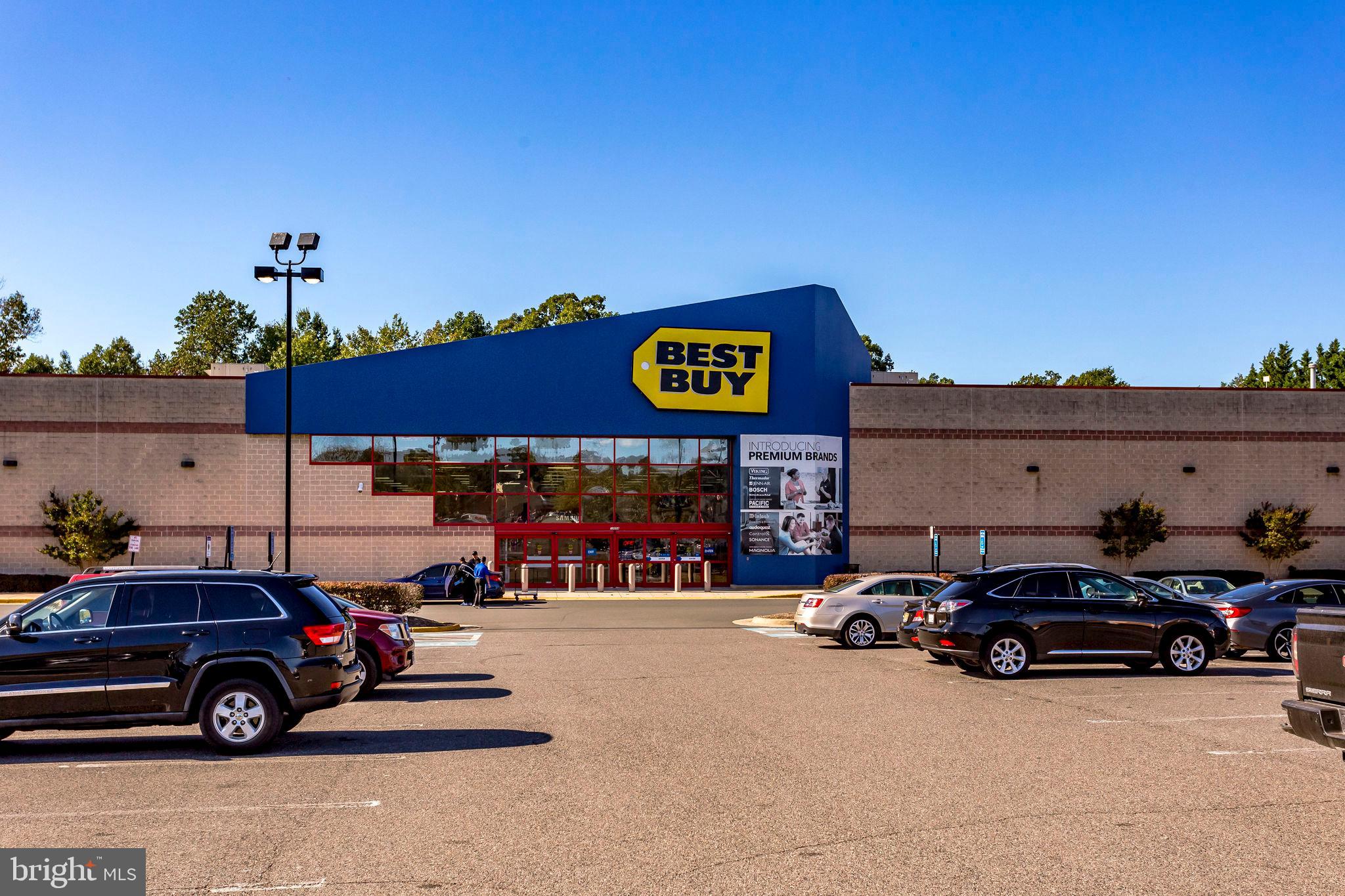 HAMPTON FOREST - Residential