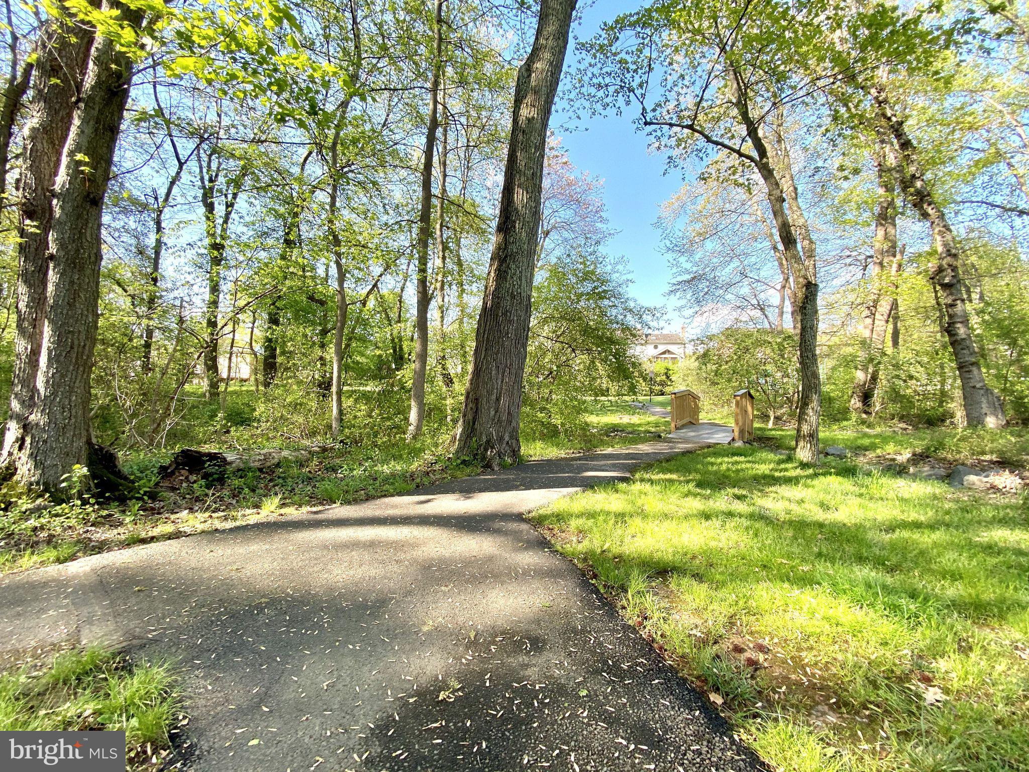 HAMPTON FOREST - Residential