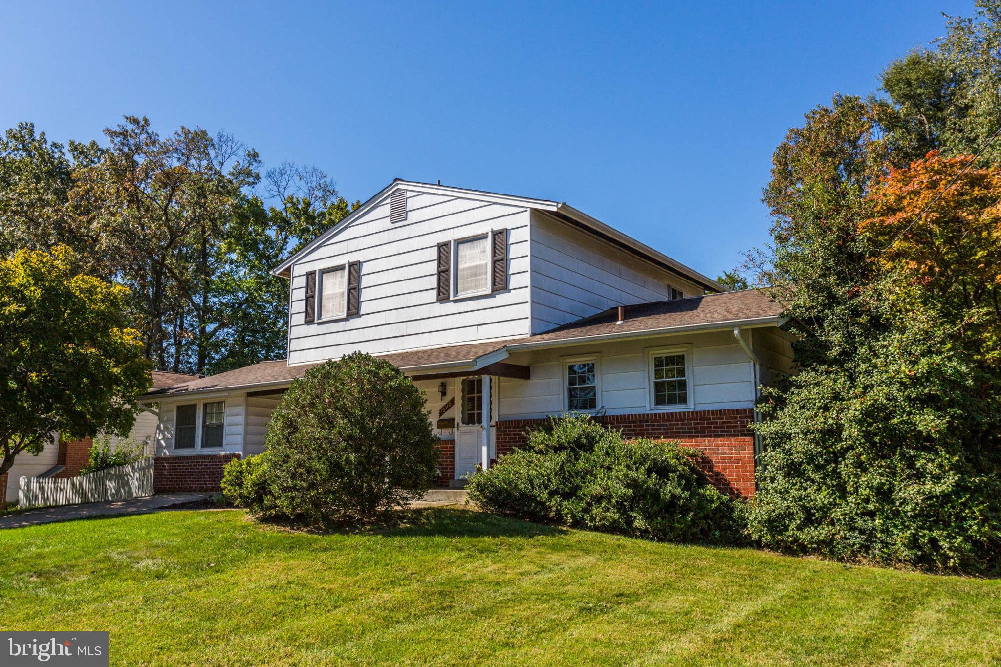 LAURELTON - Residential