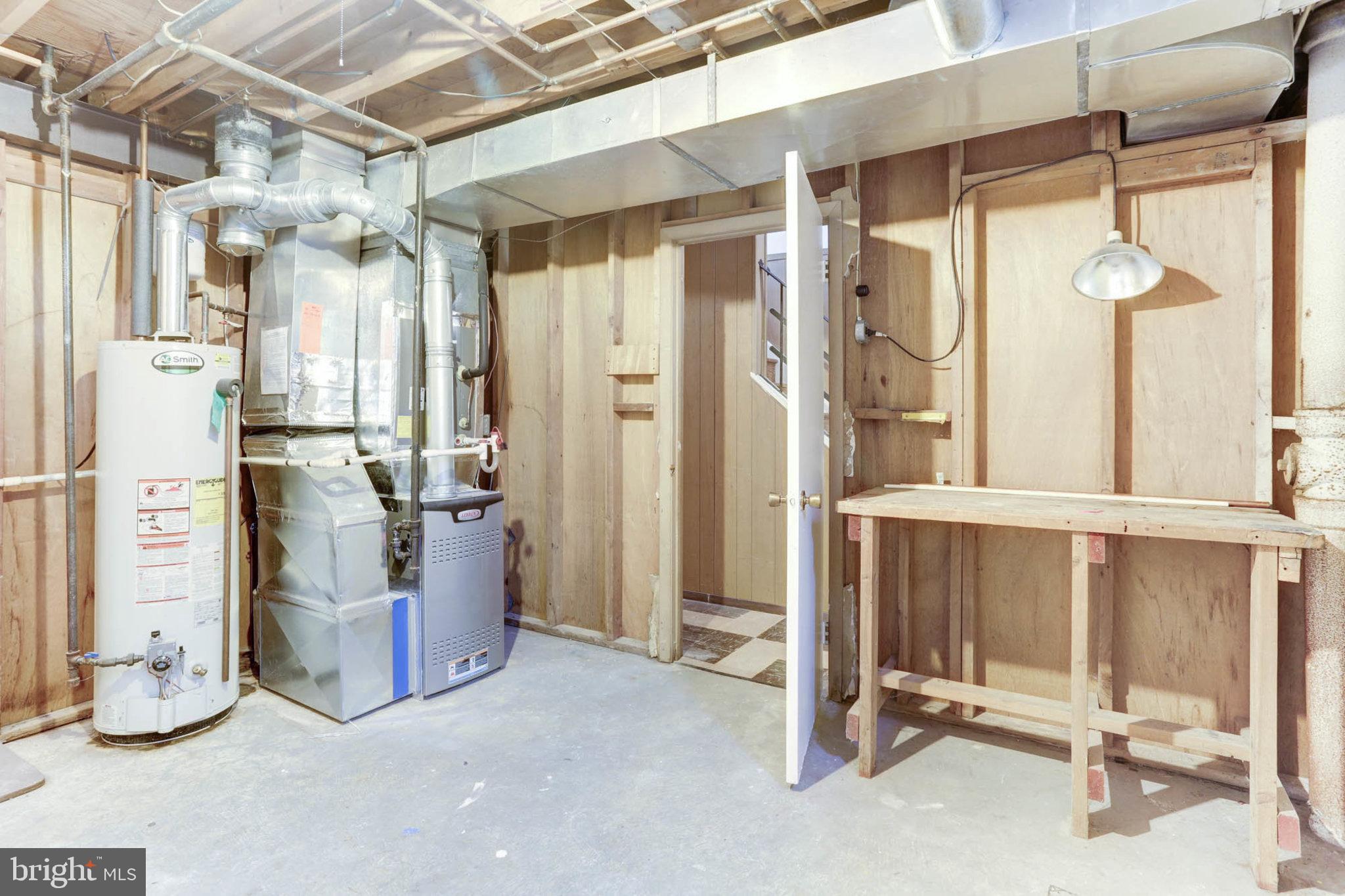 LAURELTON - Residential