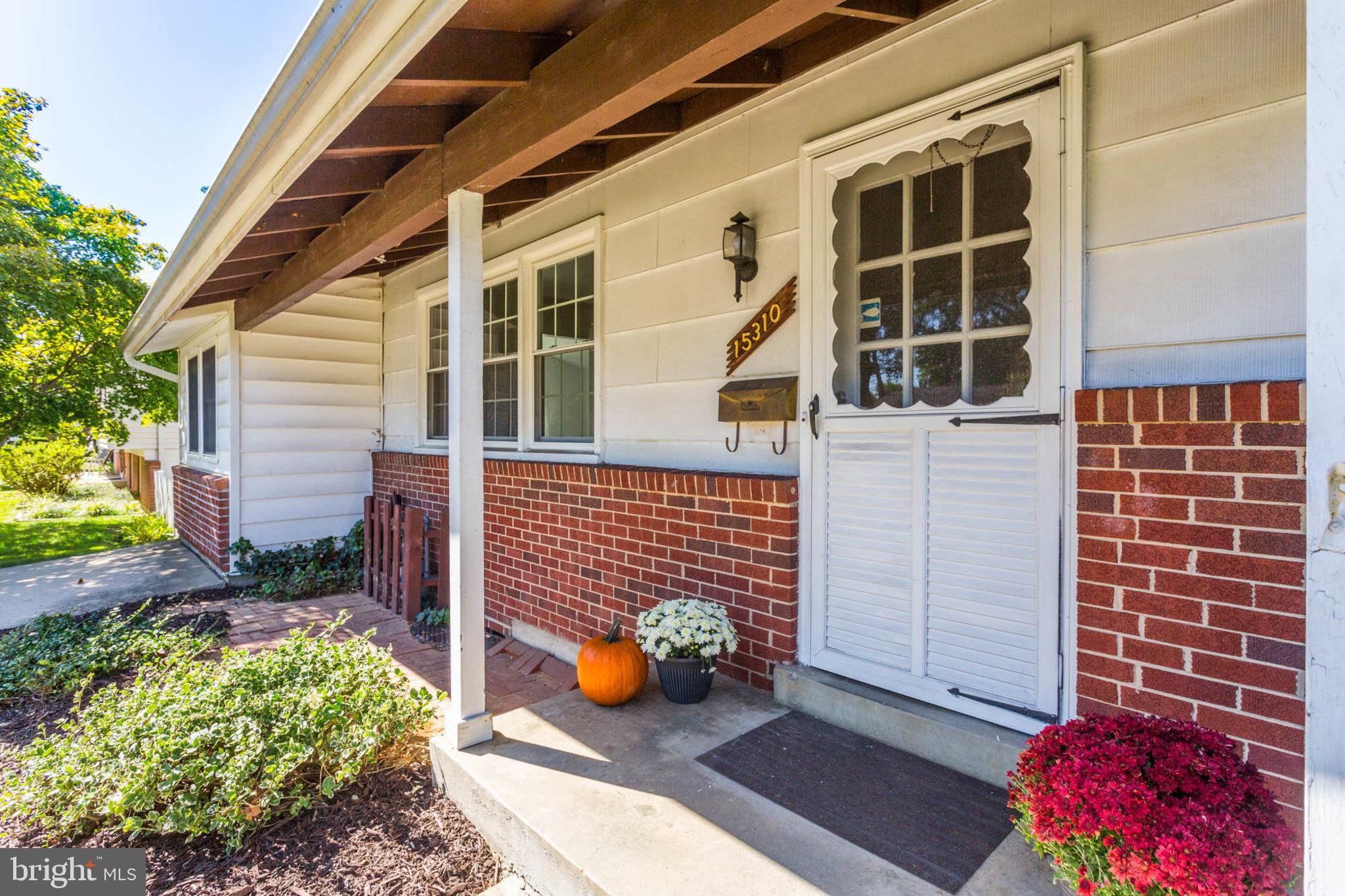 LAURELTON - Residential