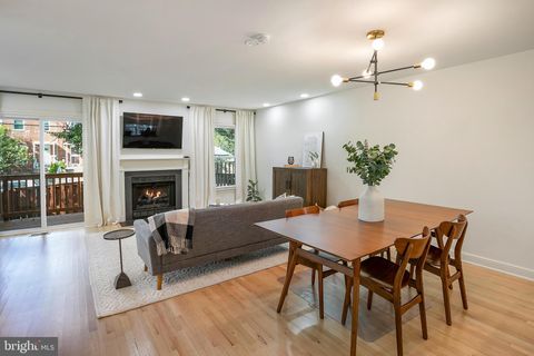 3811 USHER COURT ALEXANDRIA VA 22304