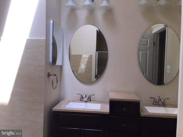 LAUREL LAKES PLAT 4 - Residential