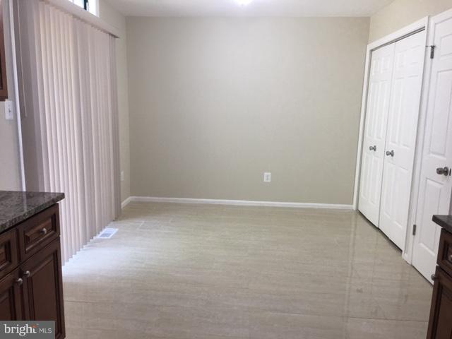 LAUREL LAKES PLAT 4 - Residential