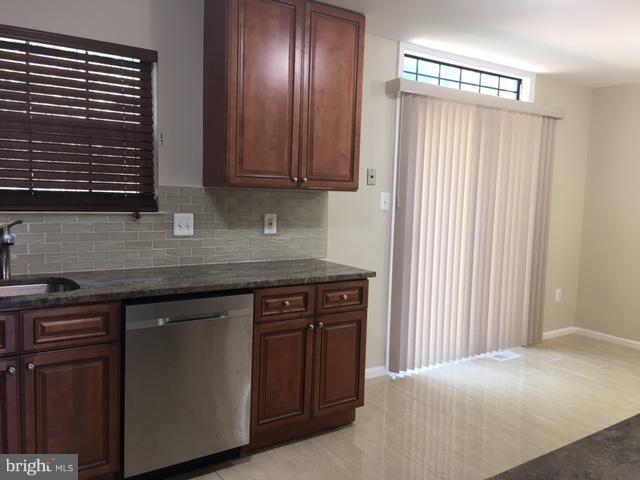 LAUREL LAKES PLAT 4 - Residential