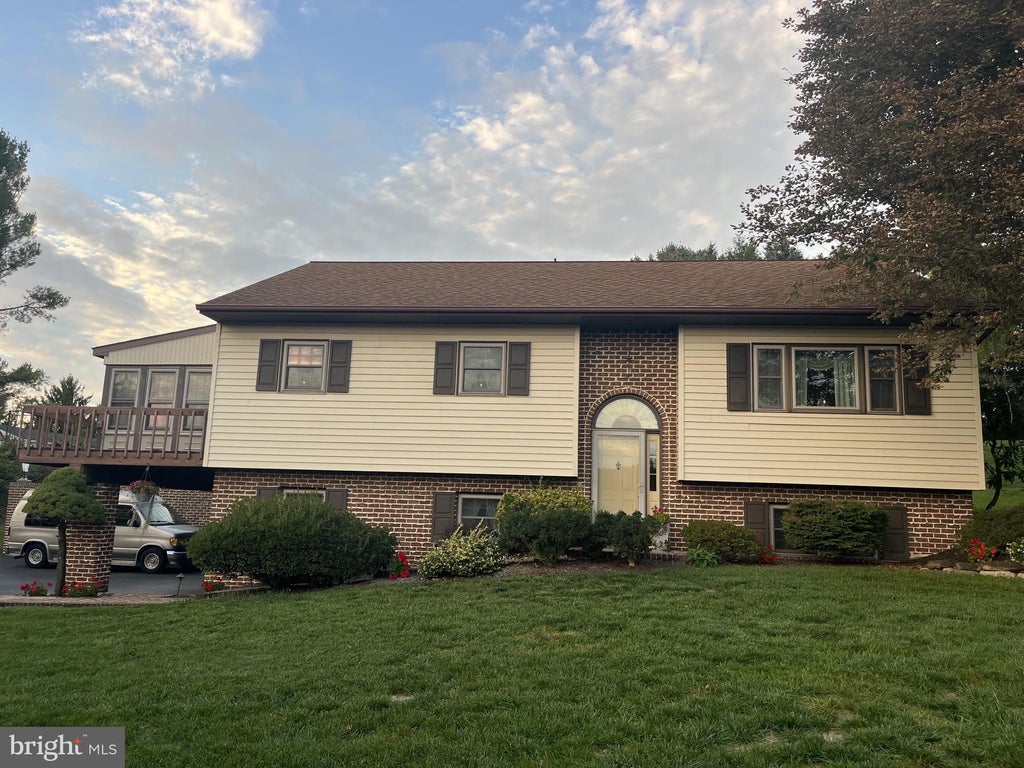 Photo of 14 Echo Valley Drive, EPHRATA, PA 17522 (MLS # PALA2097298)