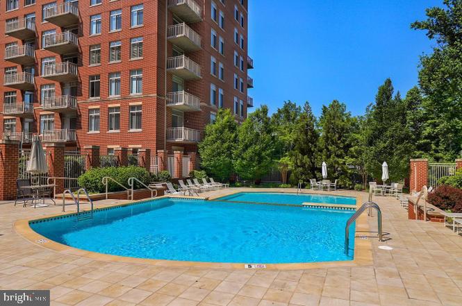 4490 MARKET COMMONS DRIVE 413