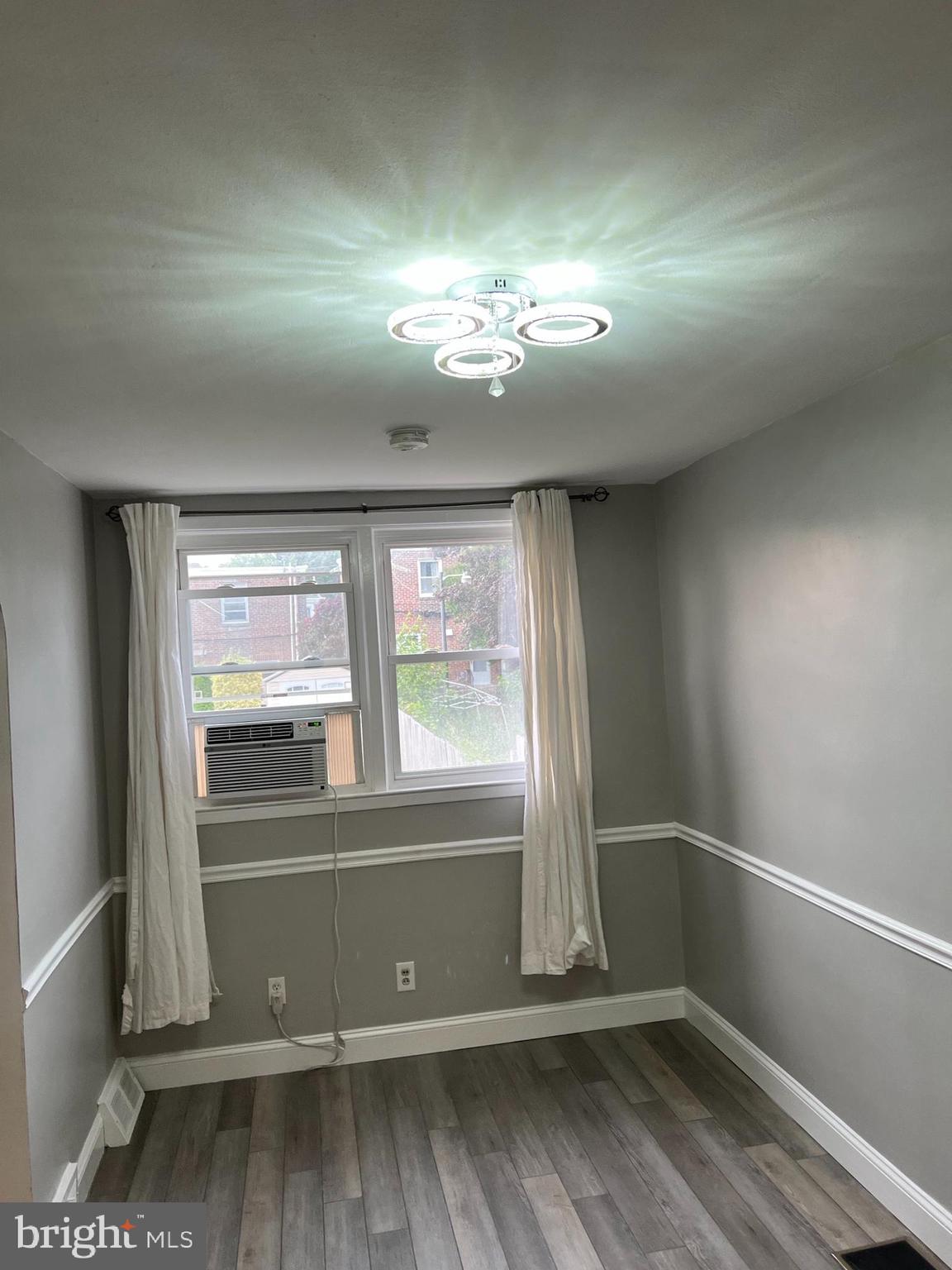 ROXBOROUGH - Residential