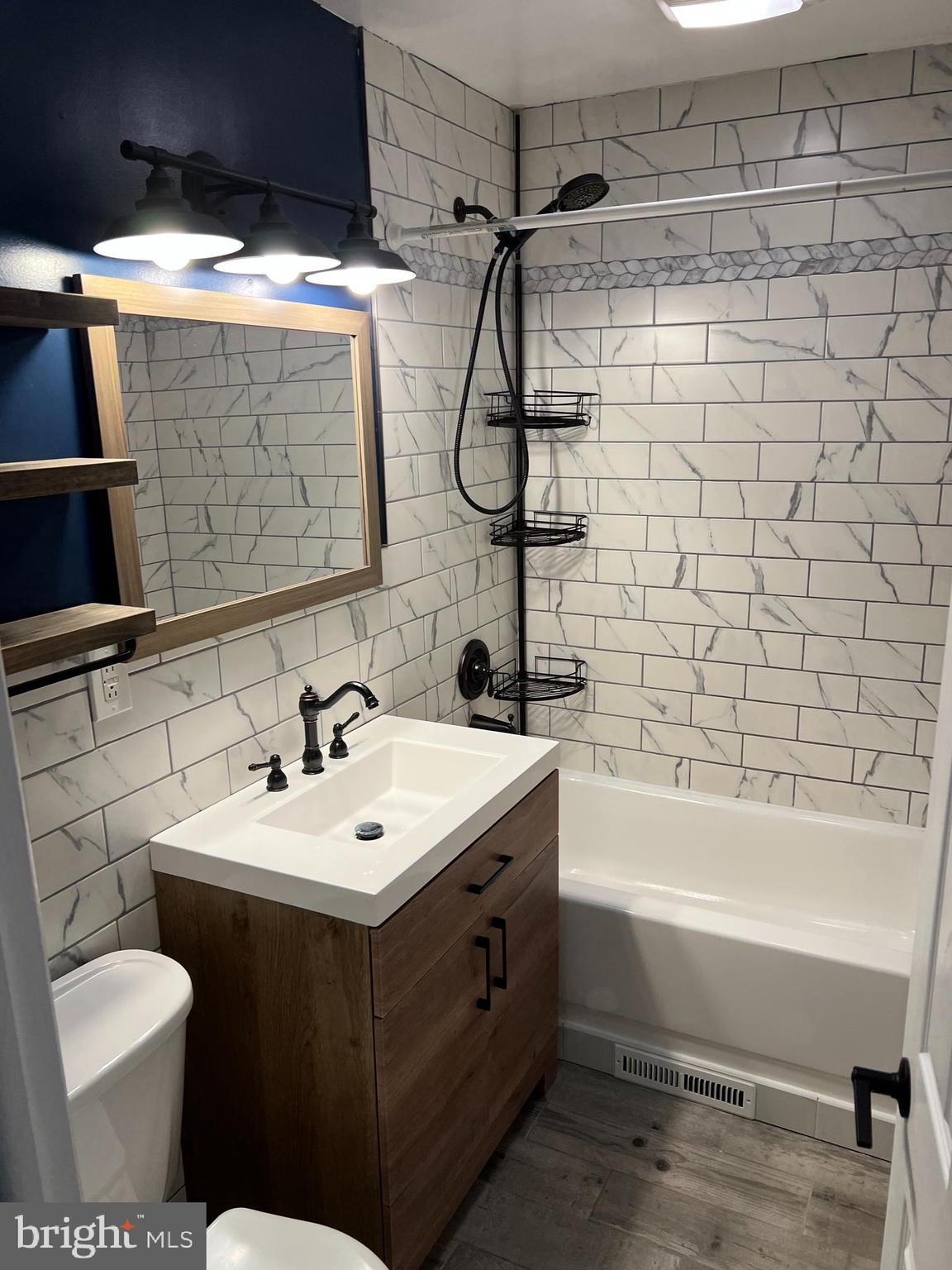 ROXBOROUGH - Residential