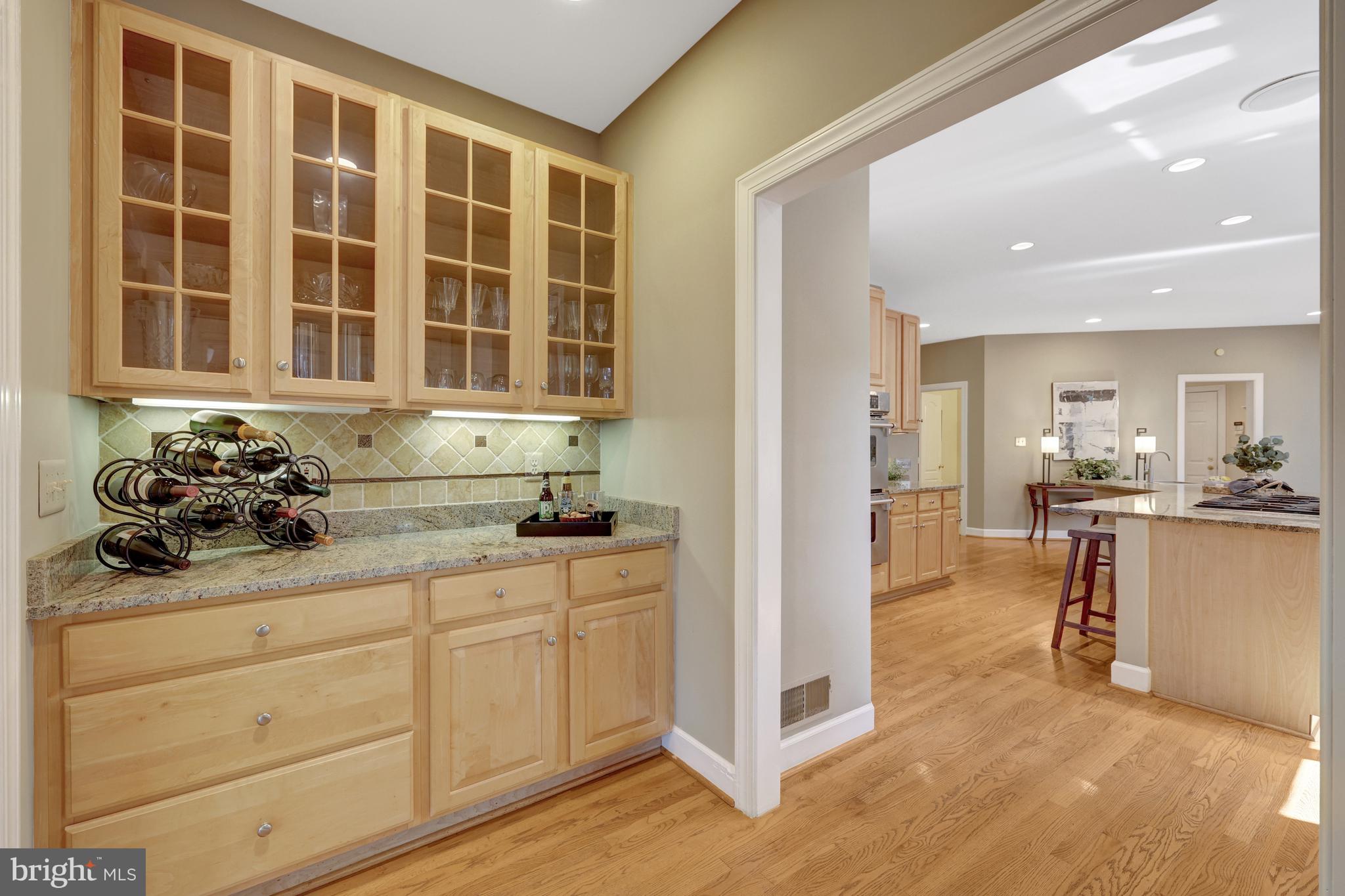 ELGIN MANOR - Residential