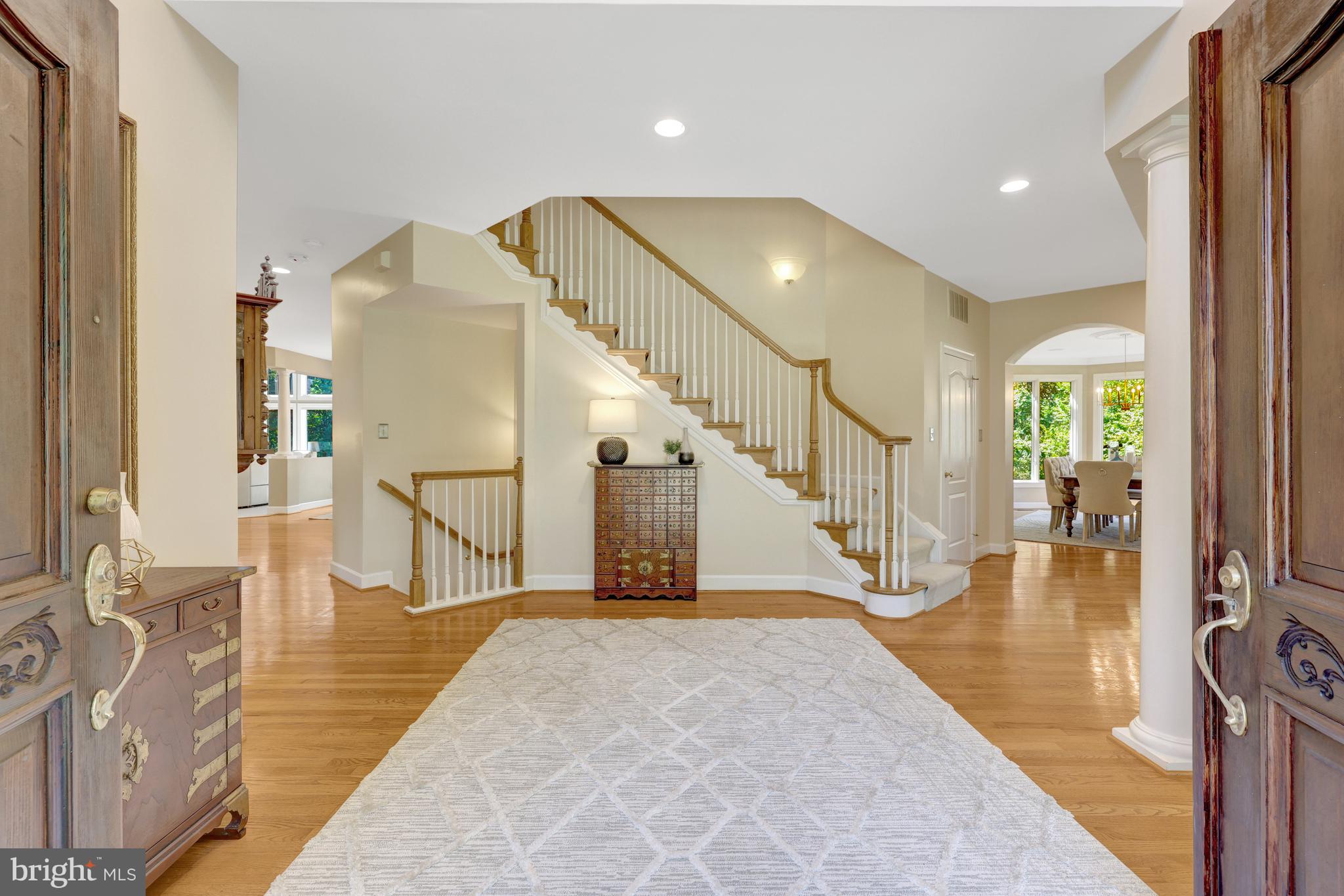 ELGIN MANOR - Residential