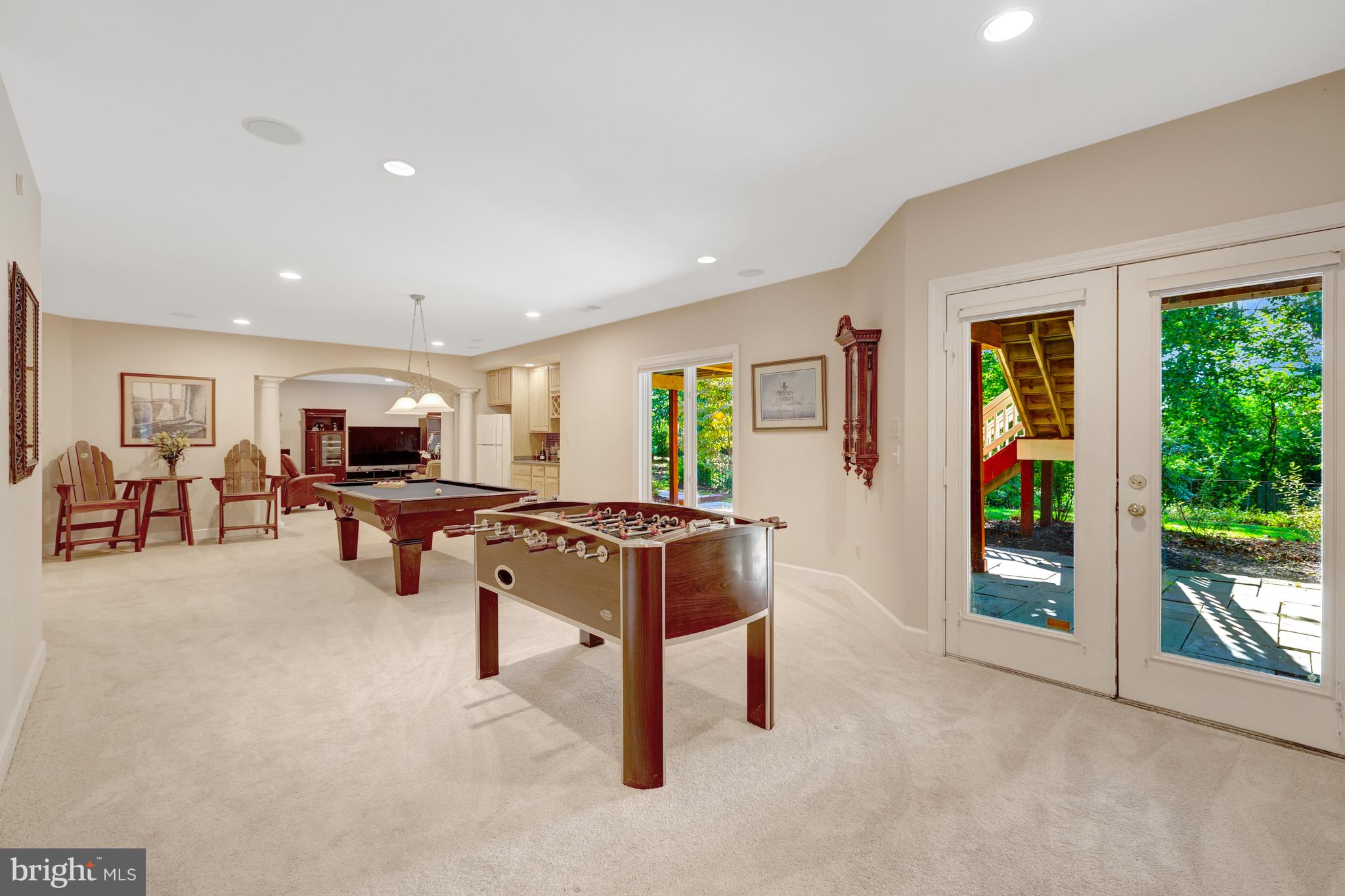 ELGIN MANOR - Residential