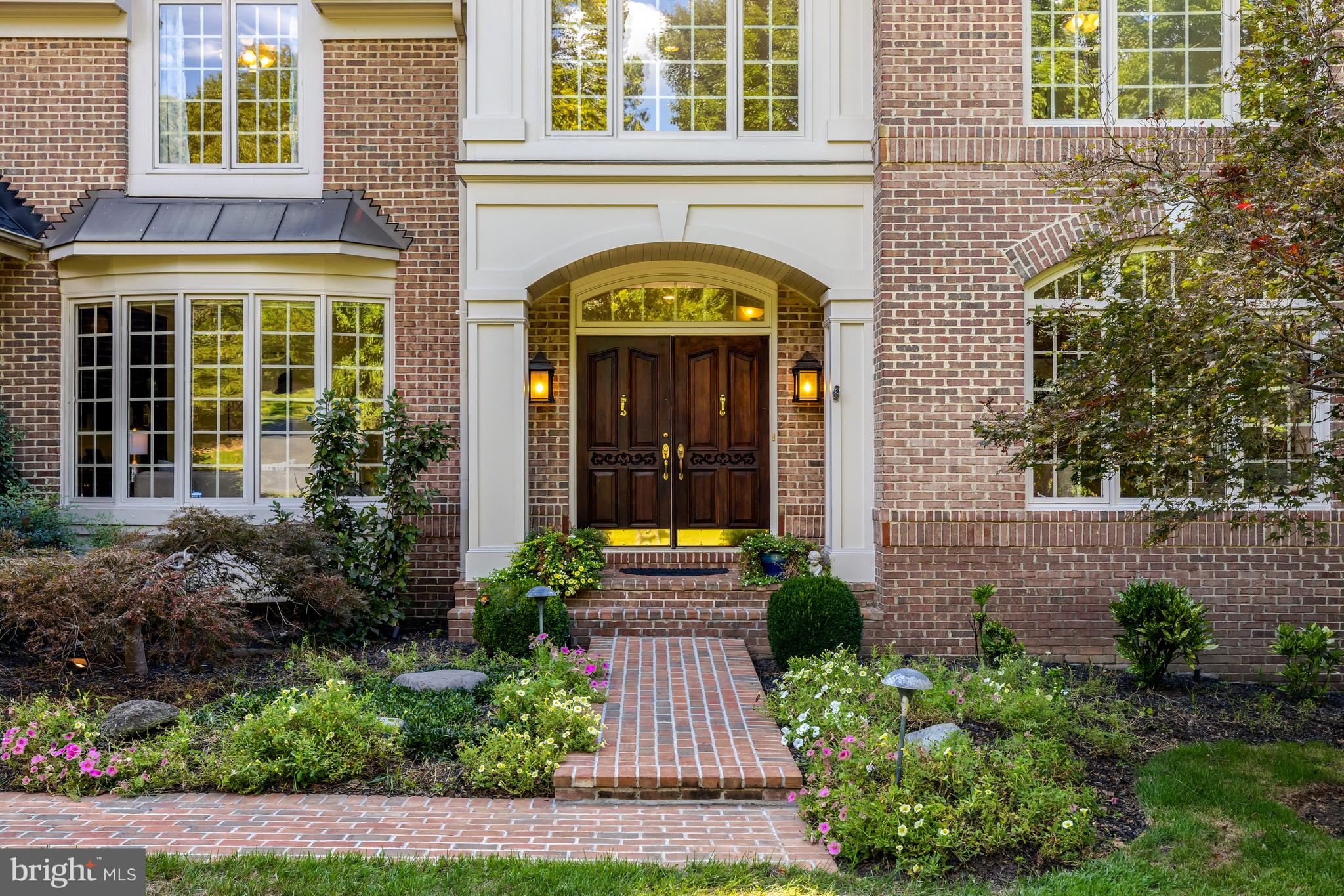 ELGIN MANOR - Residential