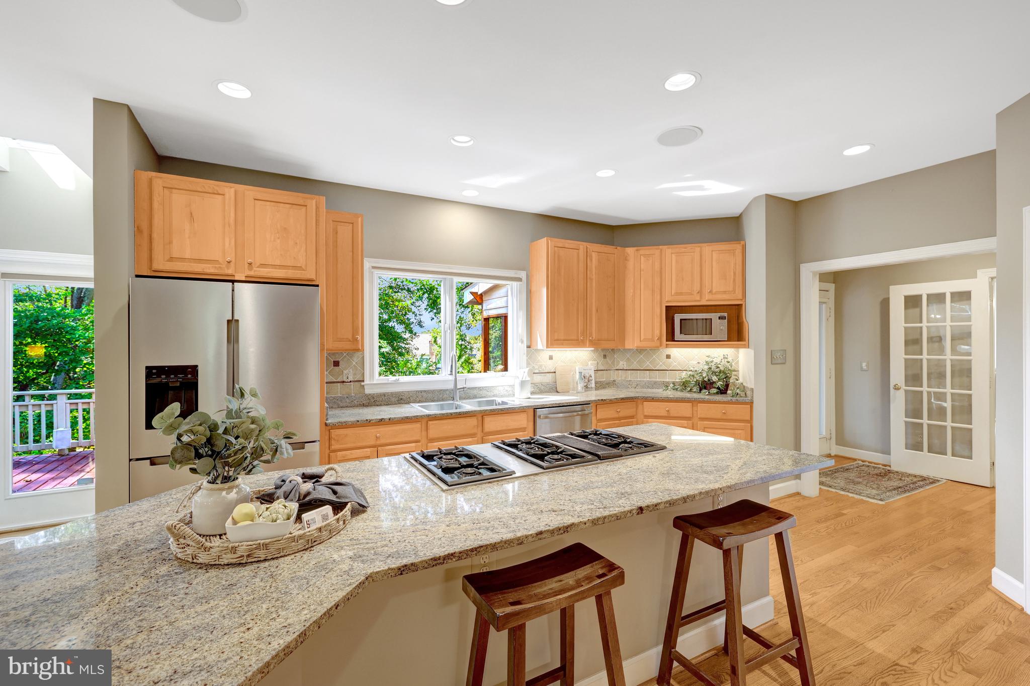 ELGIN MANOR - Residential