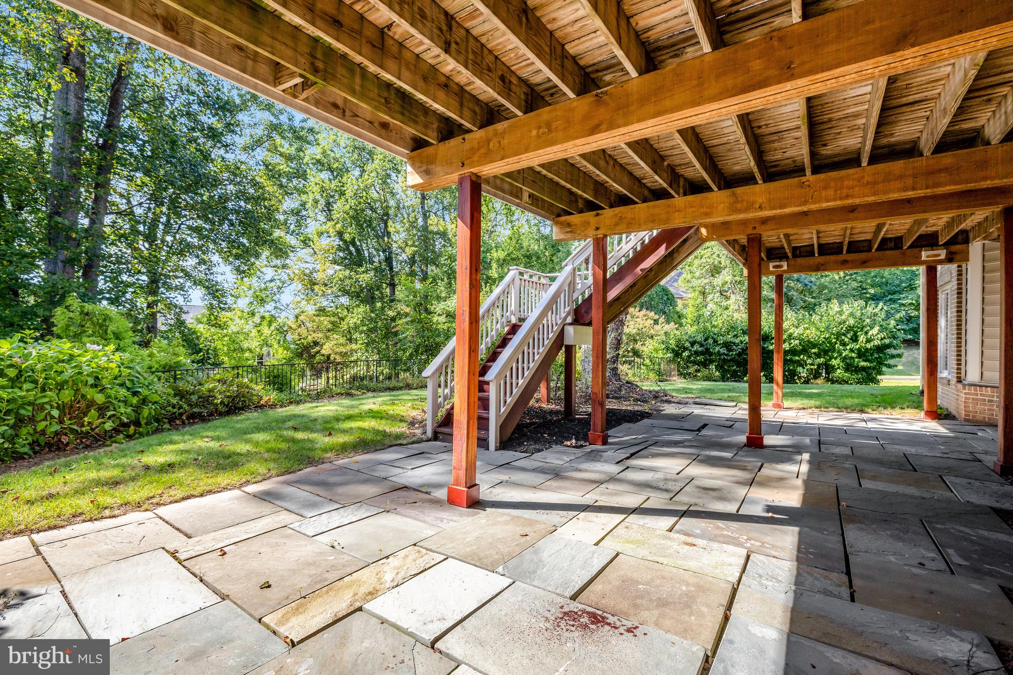 ELGIN MANOR - Residential