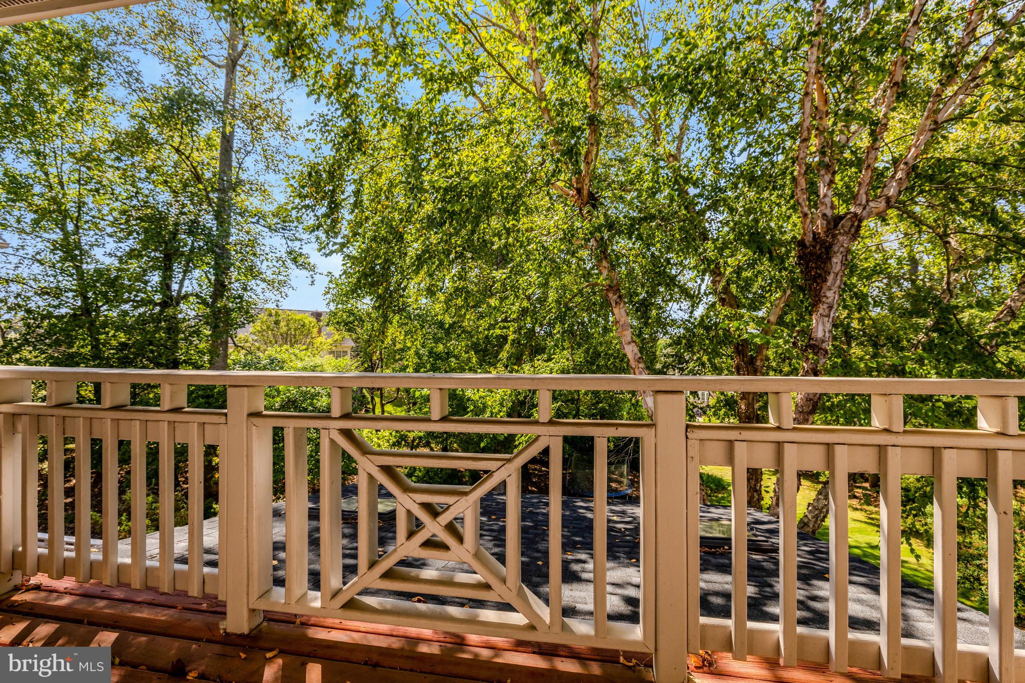 ELGIN MANOR - Residential